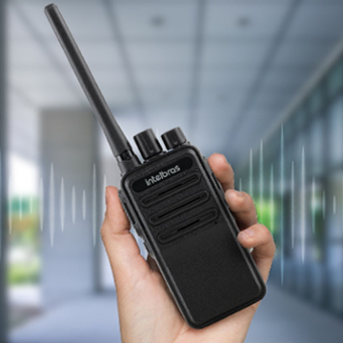 Rádio Comunicador Bivolt 2 Unidades Alcance até 20Km Bateria Até 12h Preto Intelbras RC3002