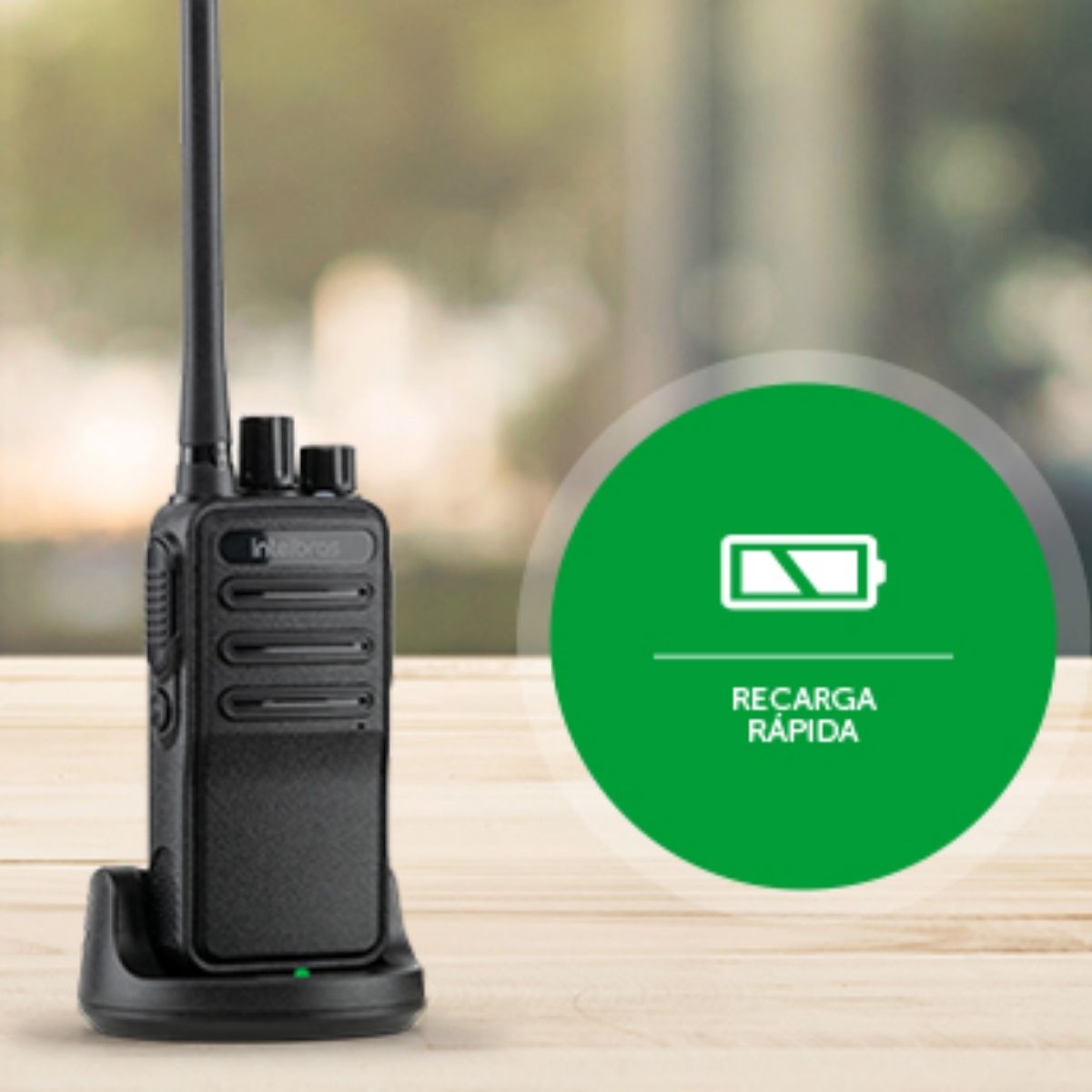 Rádio Comunicador Bivolt 2 Unidades Alcance até 20Km Bateria Até 12h Preto Intelbras RC3002