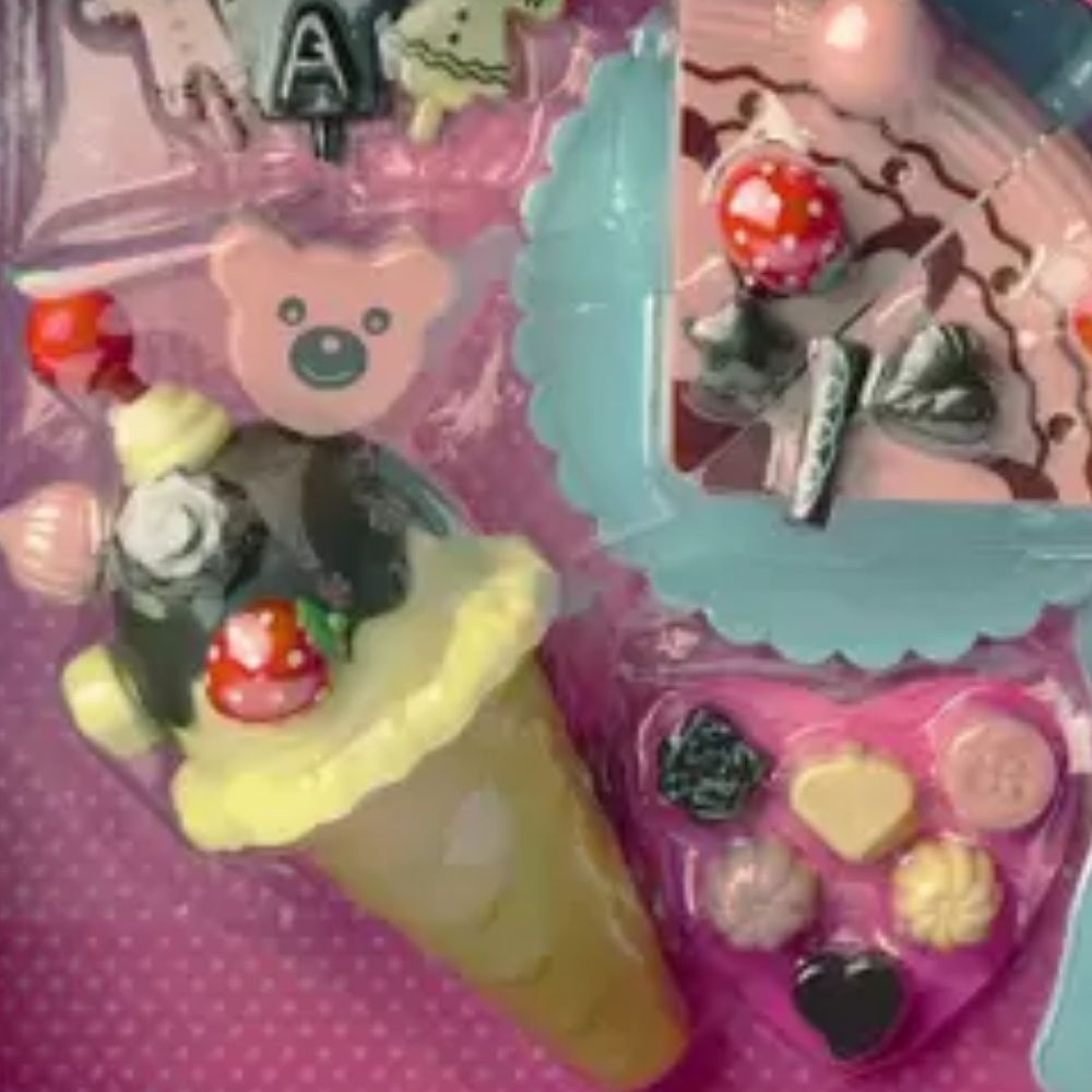 Brinquedo de Alimentos Creative Fun Sweet Morango Com Acessórios e Docinhos Multikids - BR1231