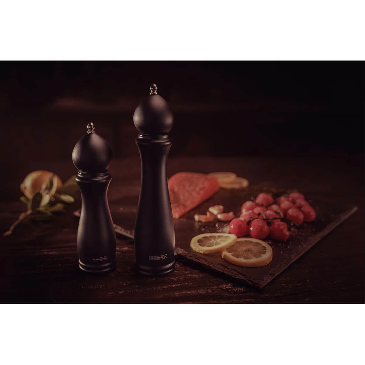 Moedor de Pimenta e Sal Tramontina Churrasco Black em Cerâmica com Recipiente de Madeira 10" - 26456010