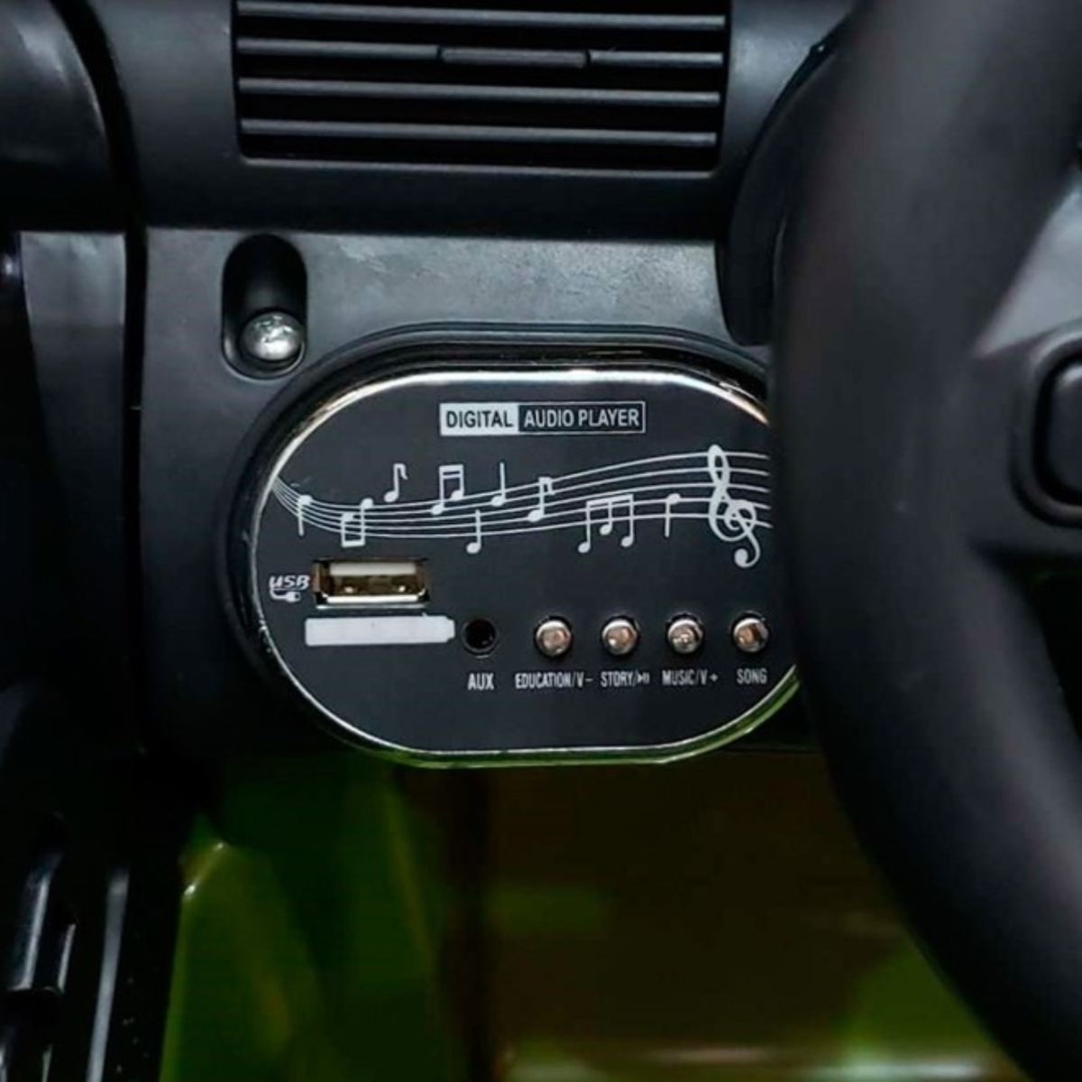 Mini Carro Jipe Elétrico para Crianças Recarregável 12V Controle Remoto Som ImportWay - BW028VD
