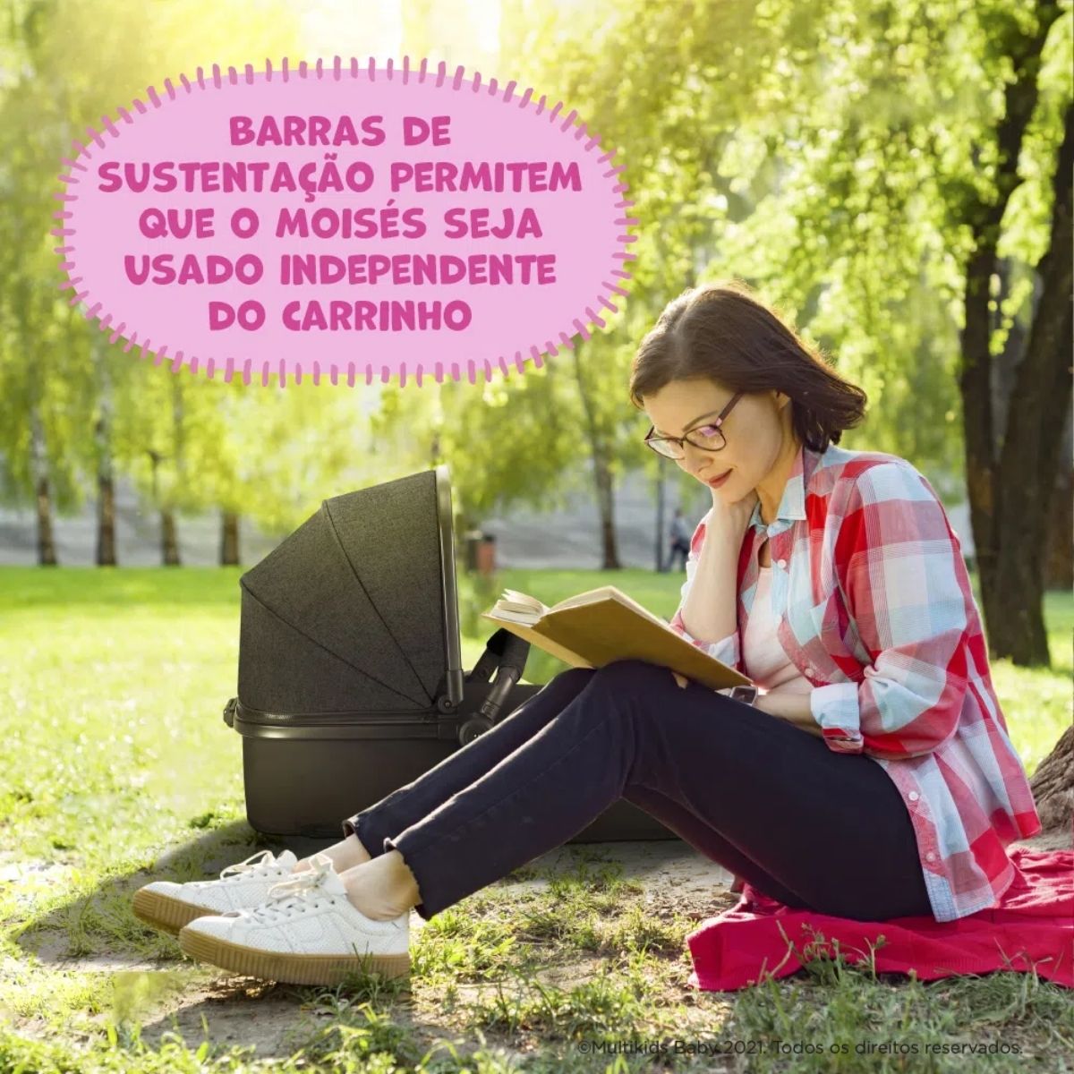 Carrinho de Bebê Passeio Suporta Até 15kg Beyond 2x1 Moisés Roda Giratória Assento Reversível Cinza Multikids Baby BB429