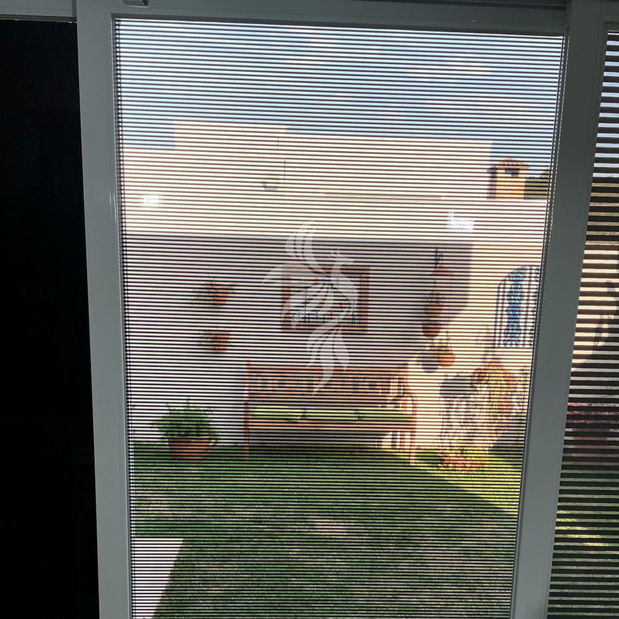 Insulfilm Pélicula Mini Blind Black 0,5 x 0,5 cm 15 Metros Proteção UV - World Film 83052