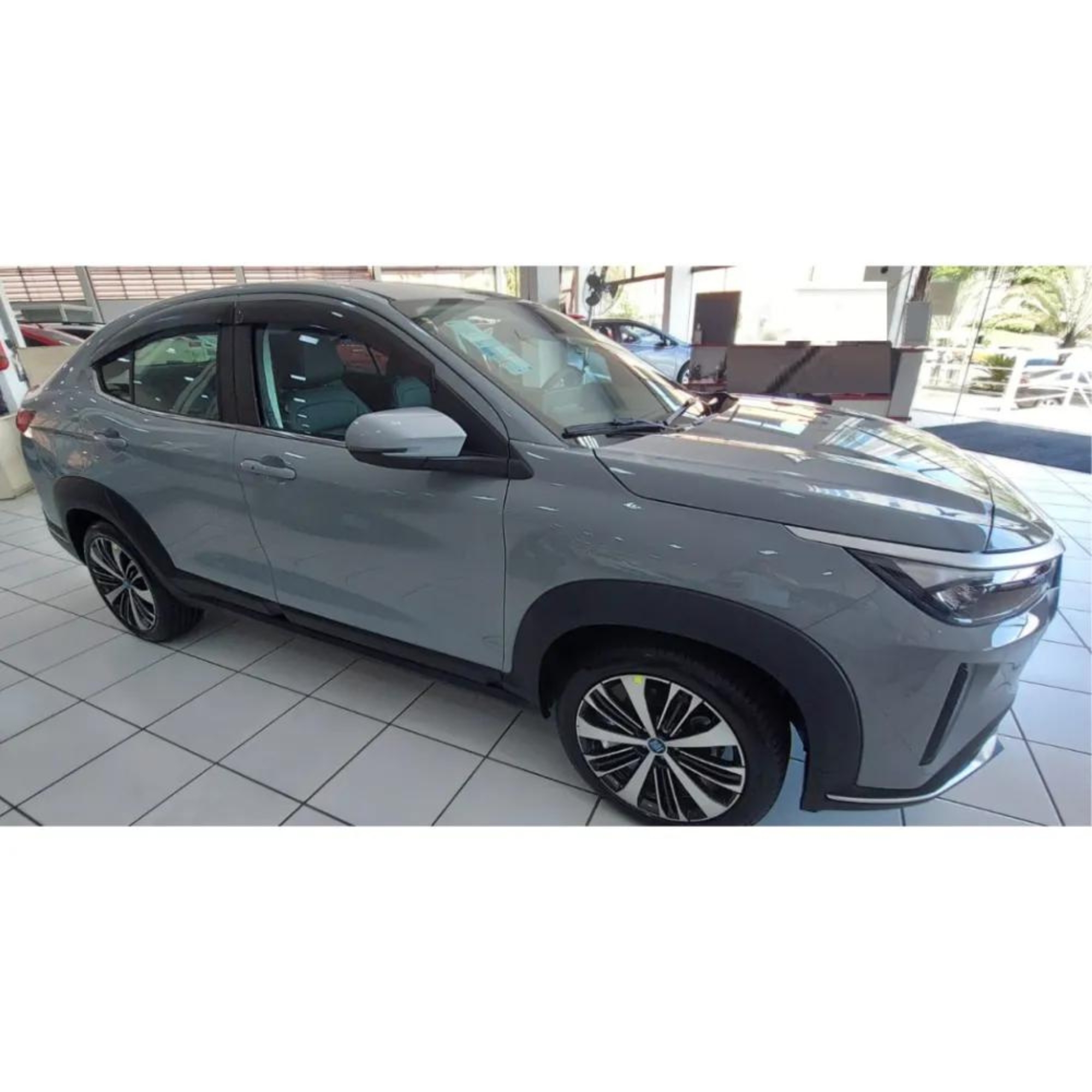 Calha de Chuva Defletor Inteiriça/Slim Fiat Fastback 2022/2026 4 Portas em Acrílico TGPoli-24.030