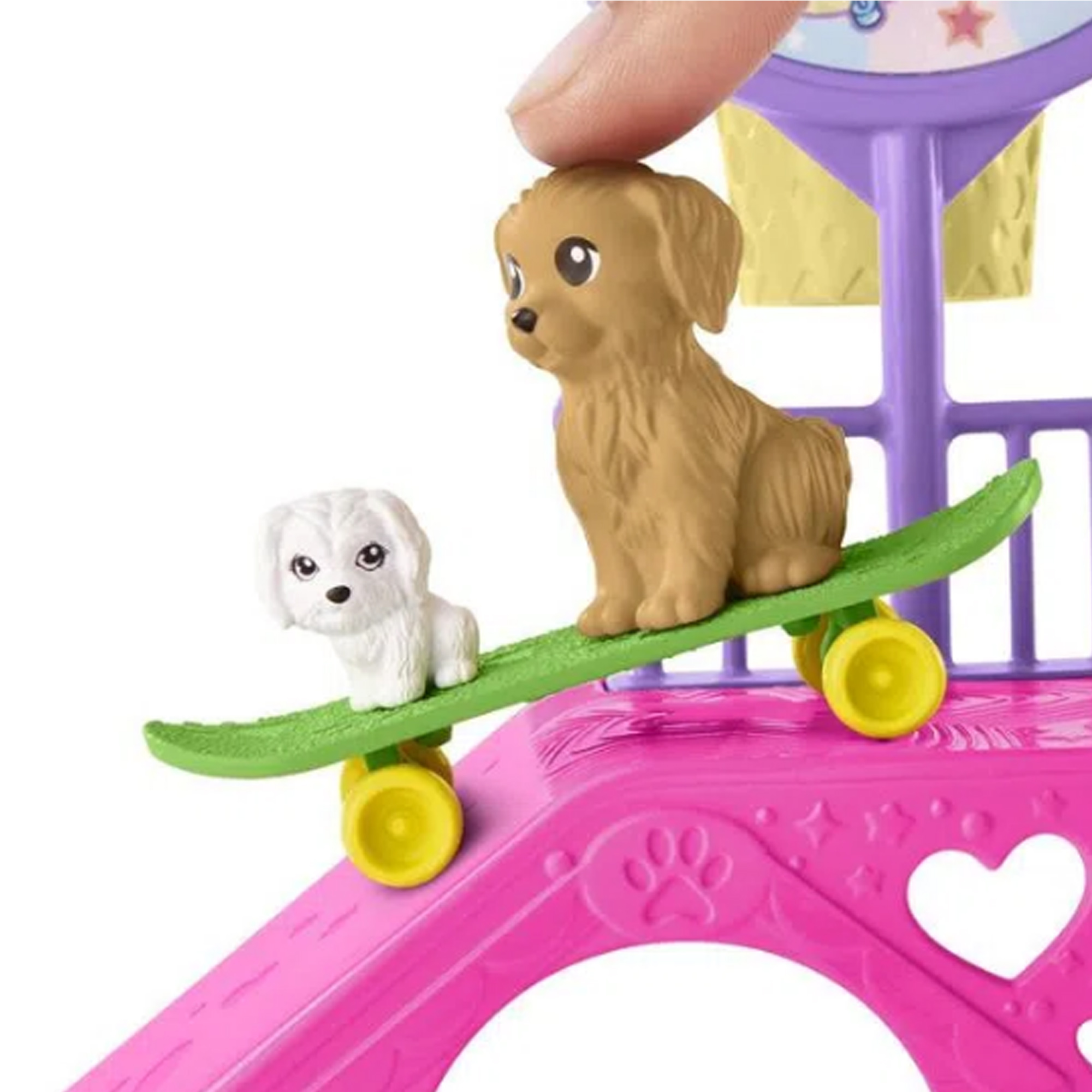 Boneca Barbie Chelsea Articulada com Acessórios Pista de Patinação Mattel - HJY35