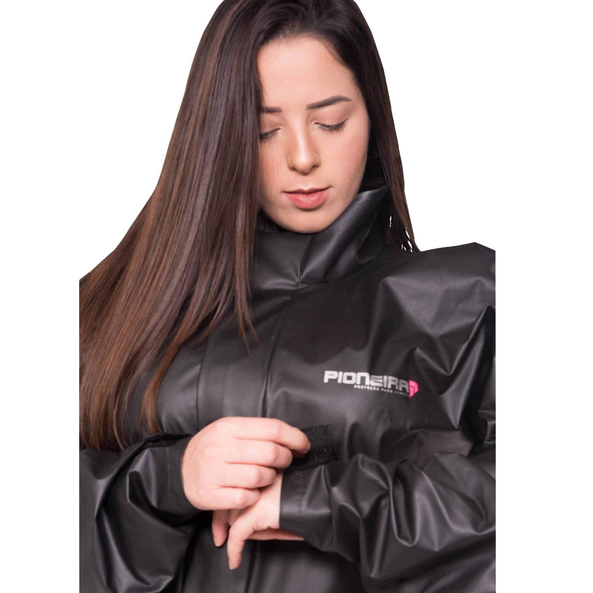 Conjunto Capa de Chuva Pvc Combate c/ Capuz Feminina Preto Refletiva Resistente Zíper Pioneira Tamanho:G