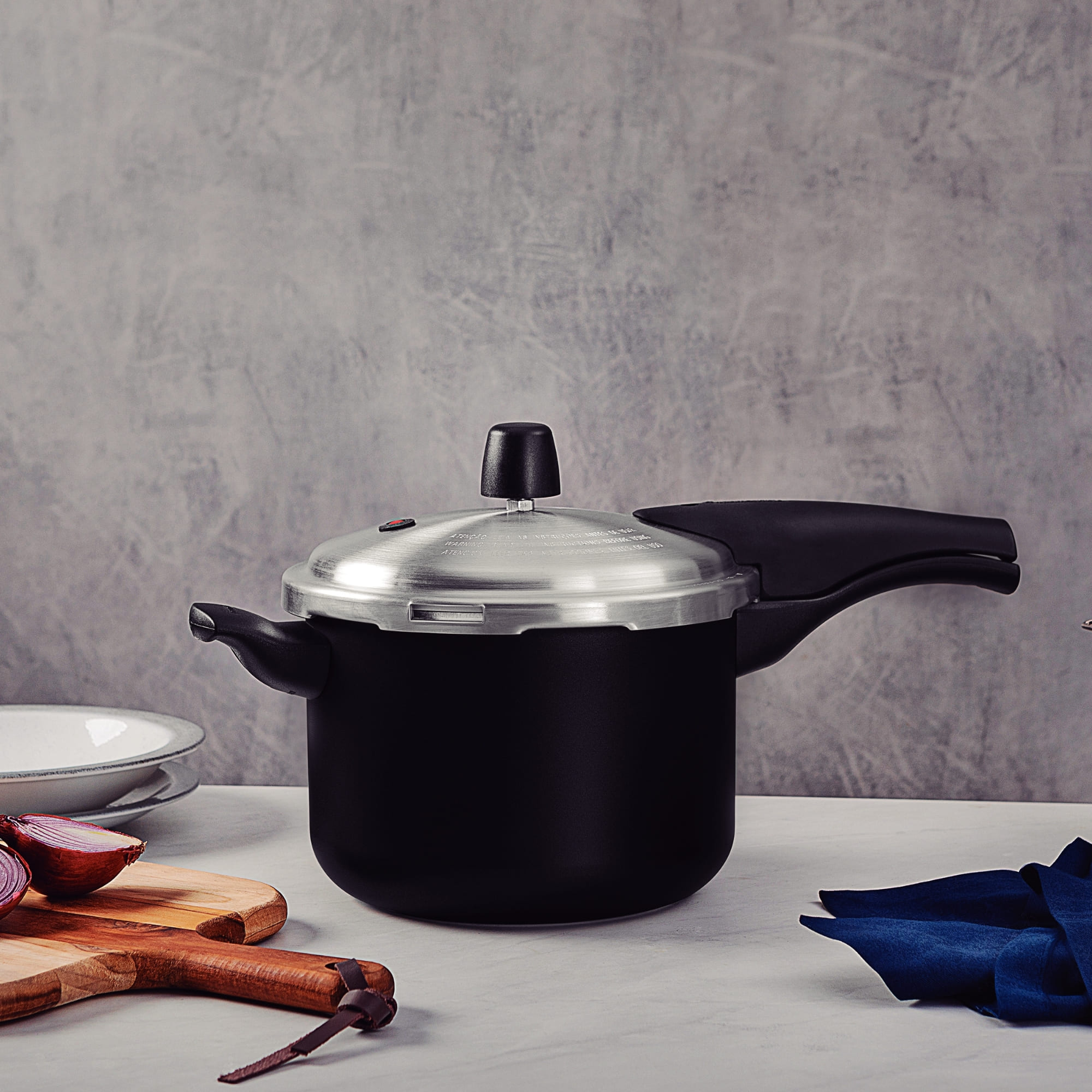 Panela de Pressão Vancouver em Alumínio Antiaderente Preto 40cm 4,5L Tramontina - 20591420
