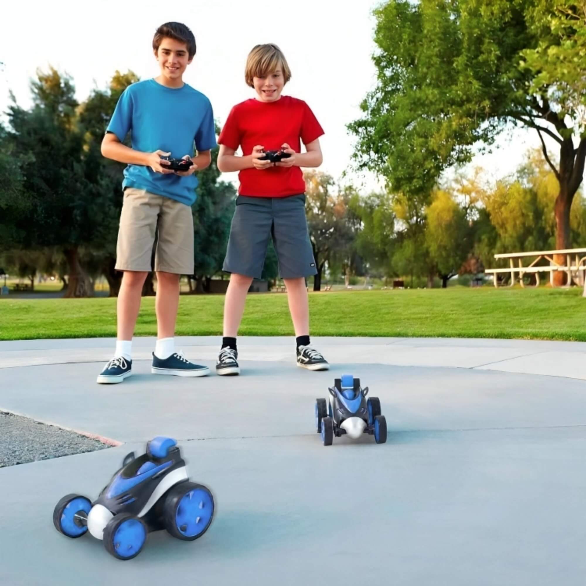 Brinquedo Infantil Carrinho de Controle Remoto Gira Car 360 Azul com Luz Fenix - CCR-032AZ