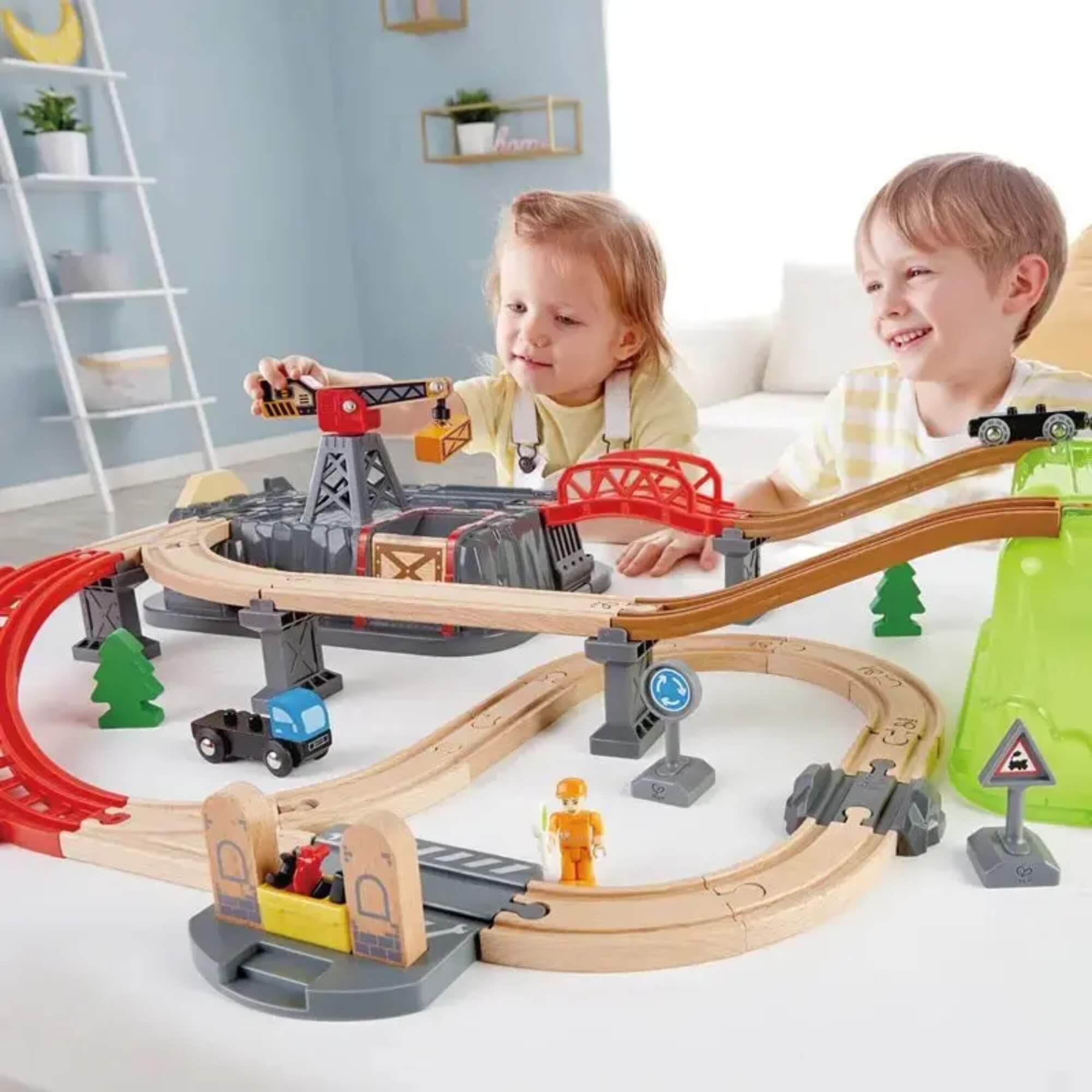 Brinquedo Infantil Ferrovia Estação de Cargas em Caixa Xalingo - 67398