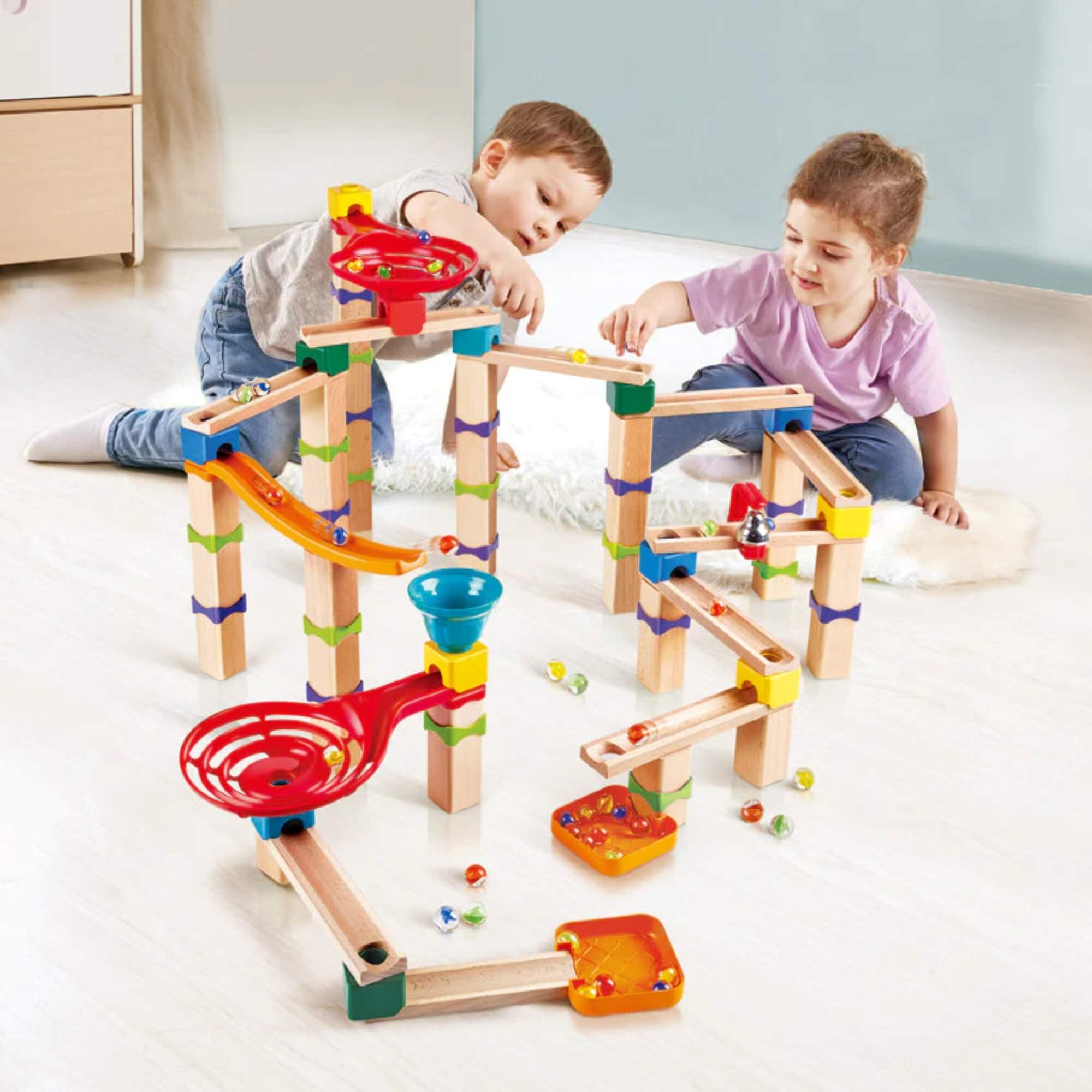 Brinquedo Infantil Corrida de Bolinhas 129 Peças Xalingo -  67765