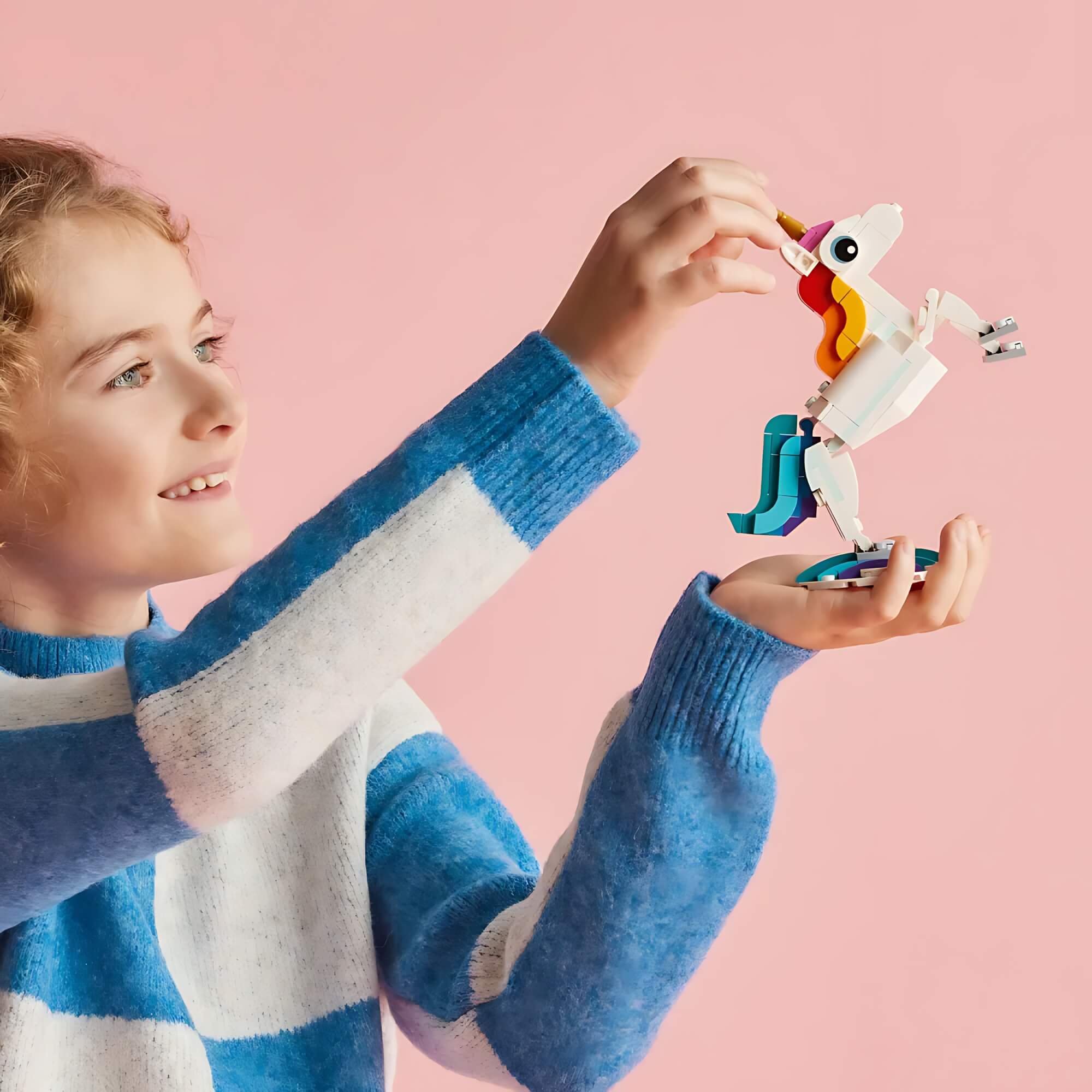 LEGO Creator 3 em 1 Unicórnio Mágico 145 peças - 4111131140