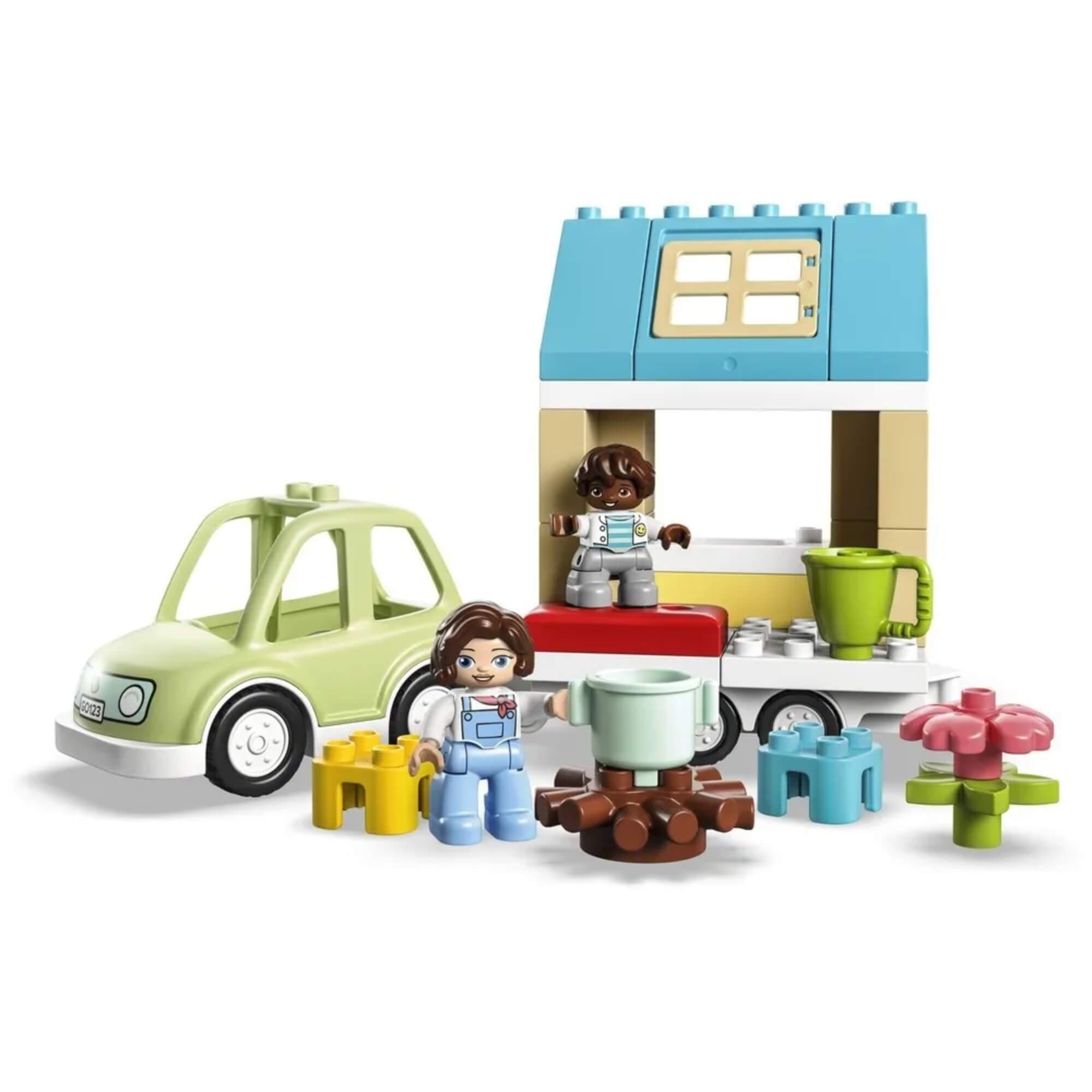 LEGO DUPLO Casa de Família Sobre Rodas 31 Peças - 4111110986