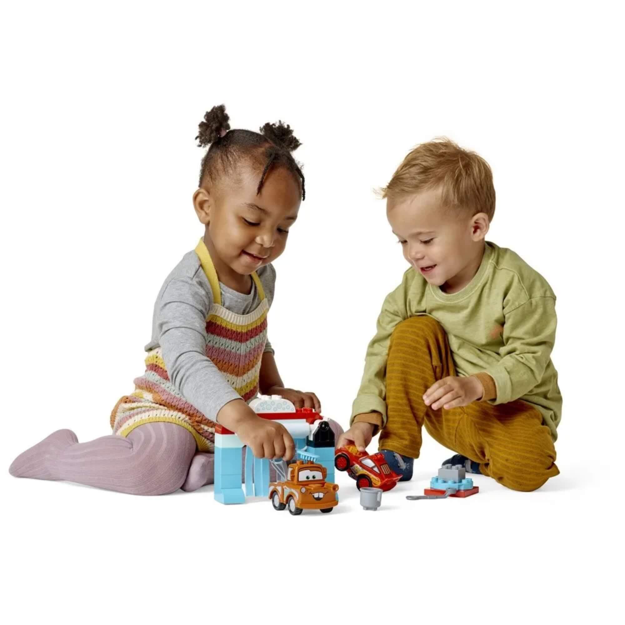 LEGO DUPLO Diversão No Lava-Jato Com Relâmpago McQueen e Mate 29 Peças - 4111110996