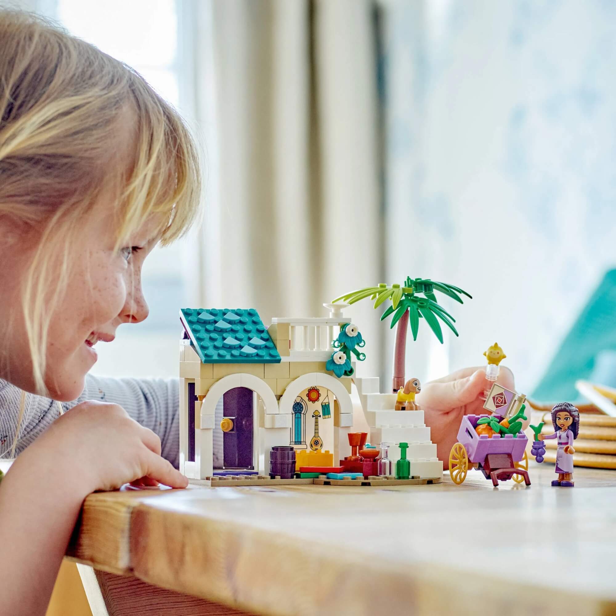LEGO Disney Asha na Cidade de Rosas 154 Peças - 4111143223