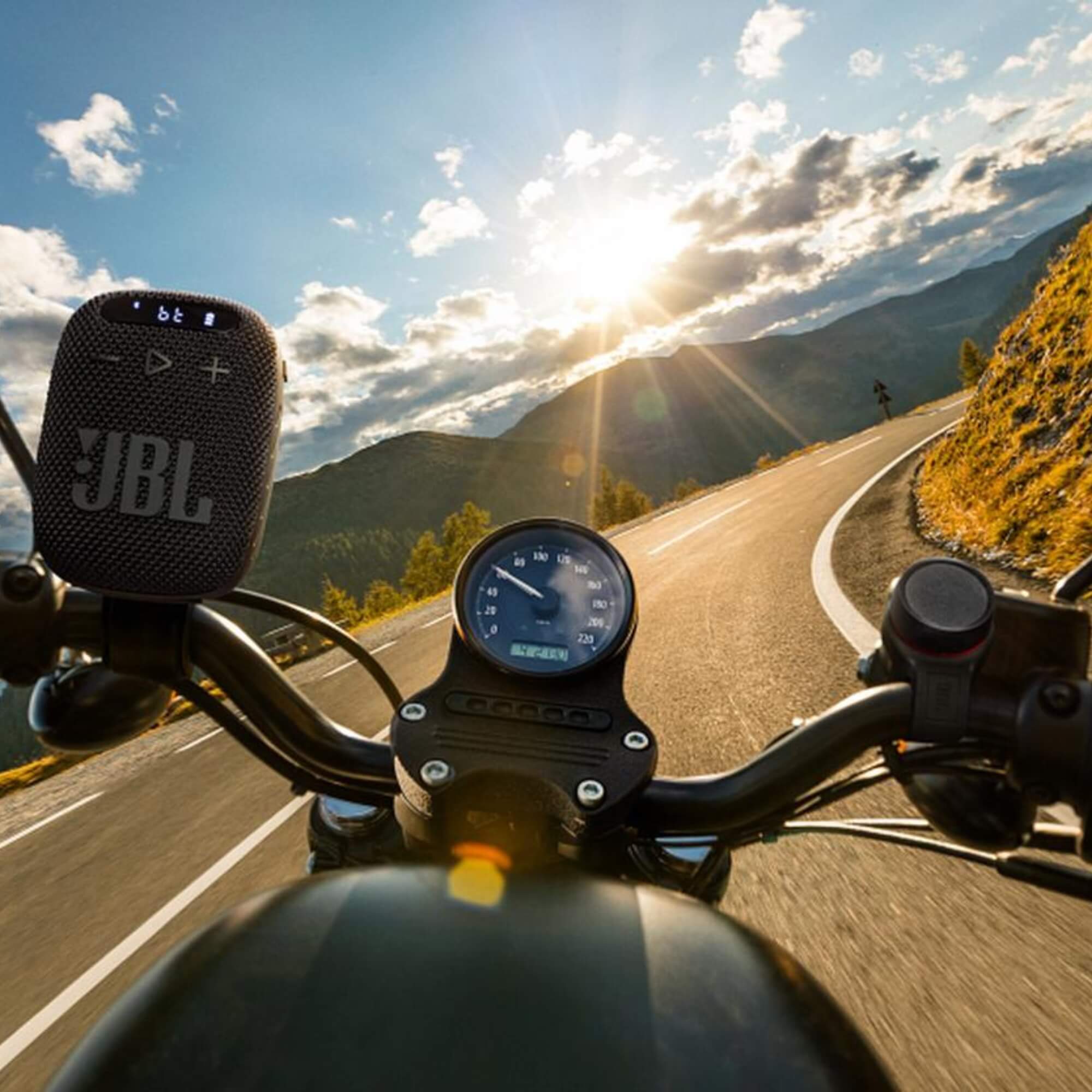 Caixa de Som Portátil P/ Bike Moto Wind 3 Bluetooth Preto JBL - JBLWIND3BR