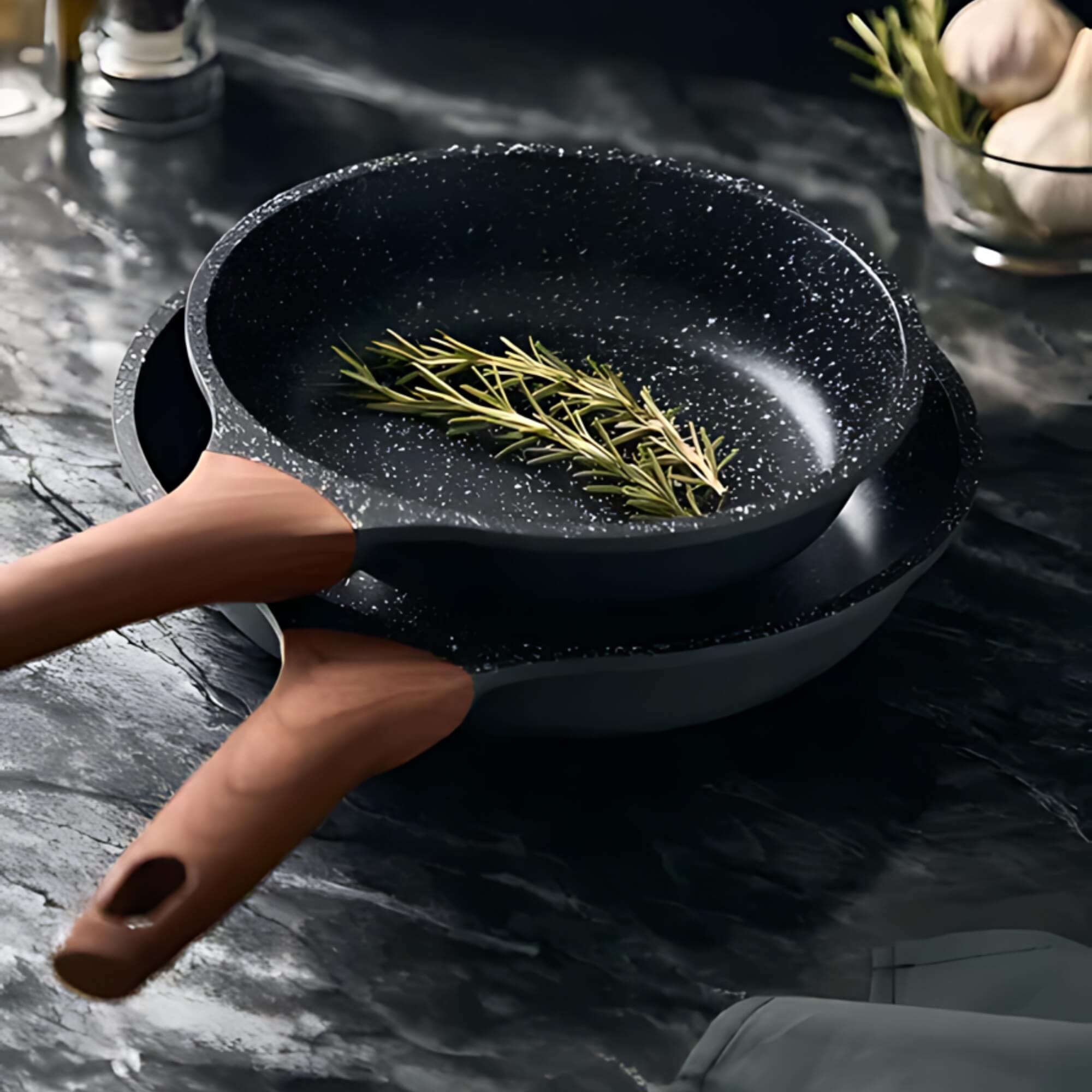 Frigideira Titanium Antiaderente 26cm 2,4L Aluminio Injetado com Ceramico Cinza MTA - 8473