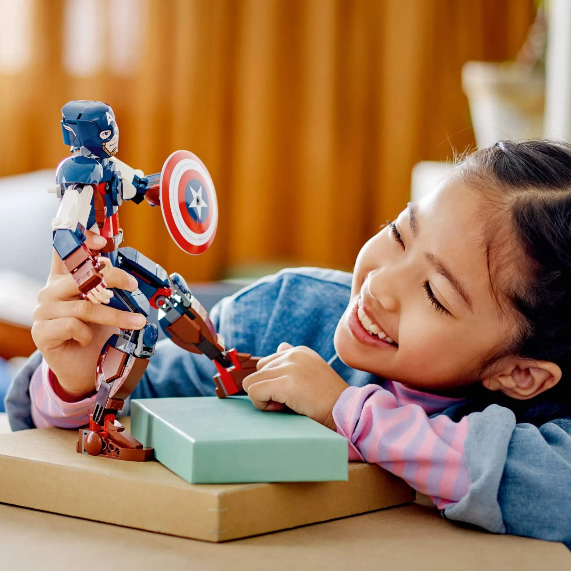 LEGO Marvel Figura do Capitão América 310 Peças - 4111176258