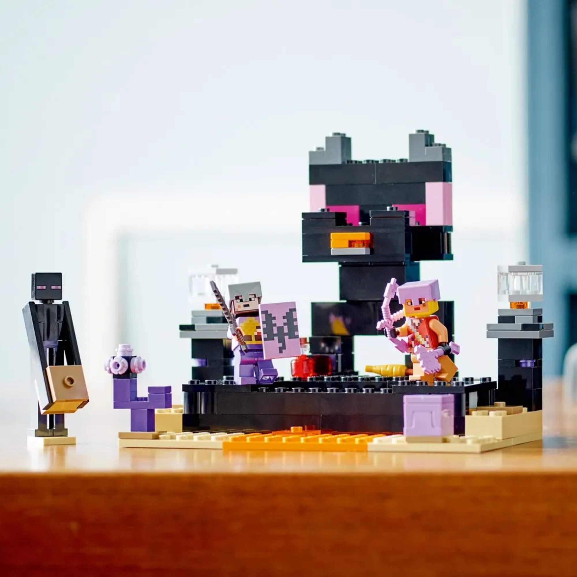 LEGO Minecraft A Arena do End 252 Peças - 4111121242
