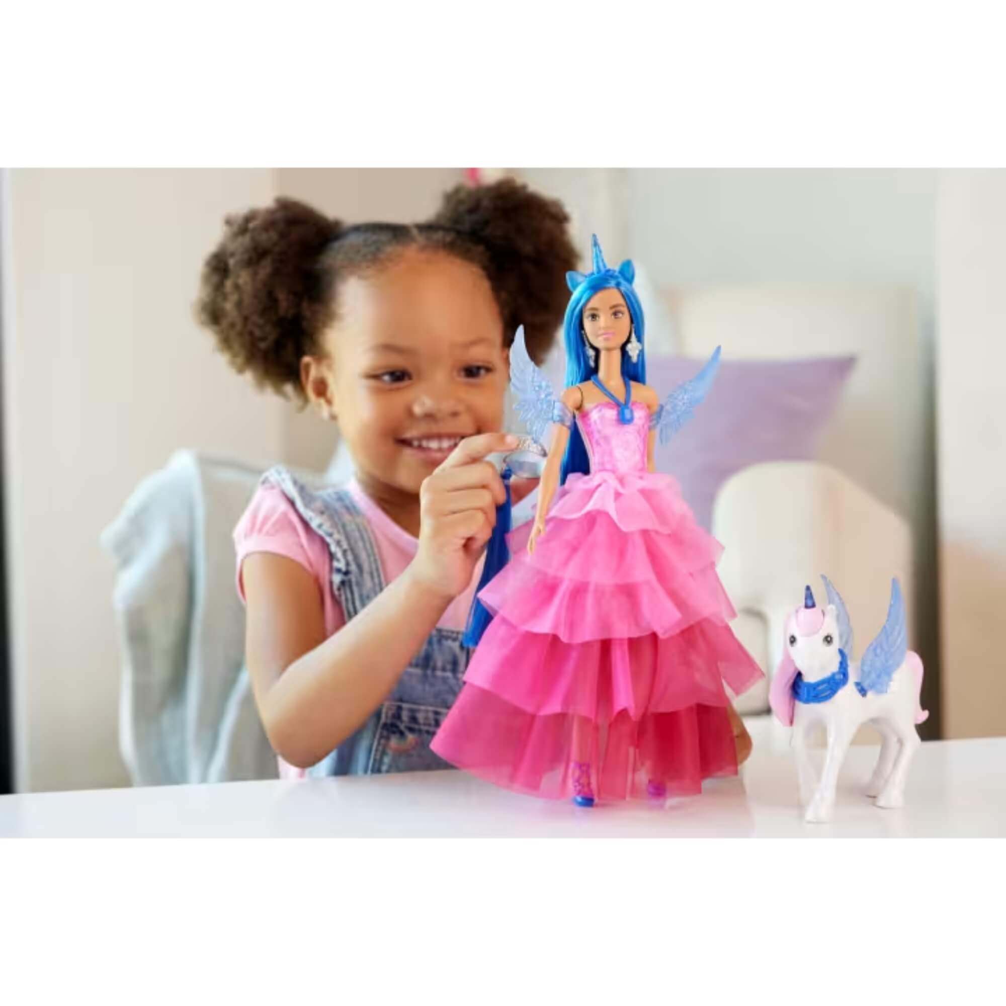 Boneca Barbie Fantasia Edição Especial Safira HRR16 MATTEL - 112738