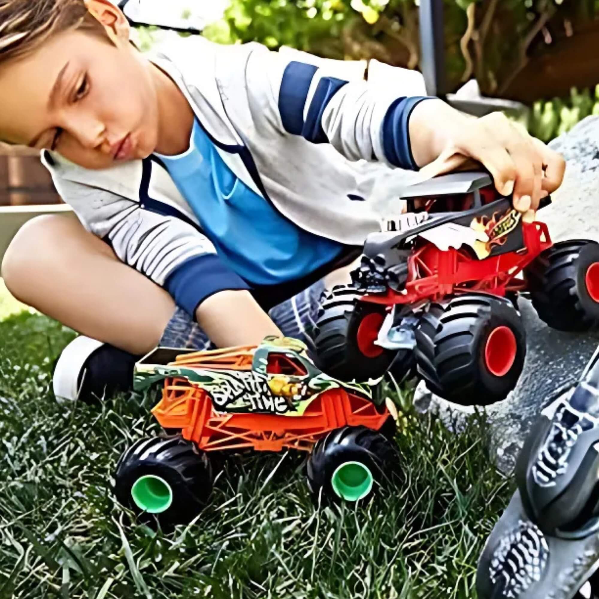 Hot Wheels Trucks Veiculo Escala 1:24 1 Carro Sortido FYJ83 Mattel - 076612