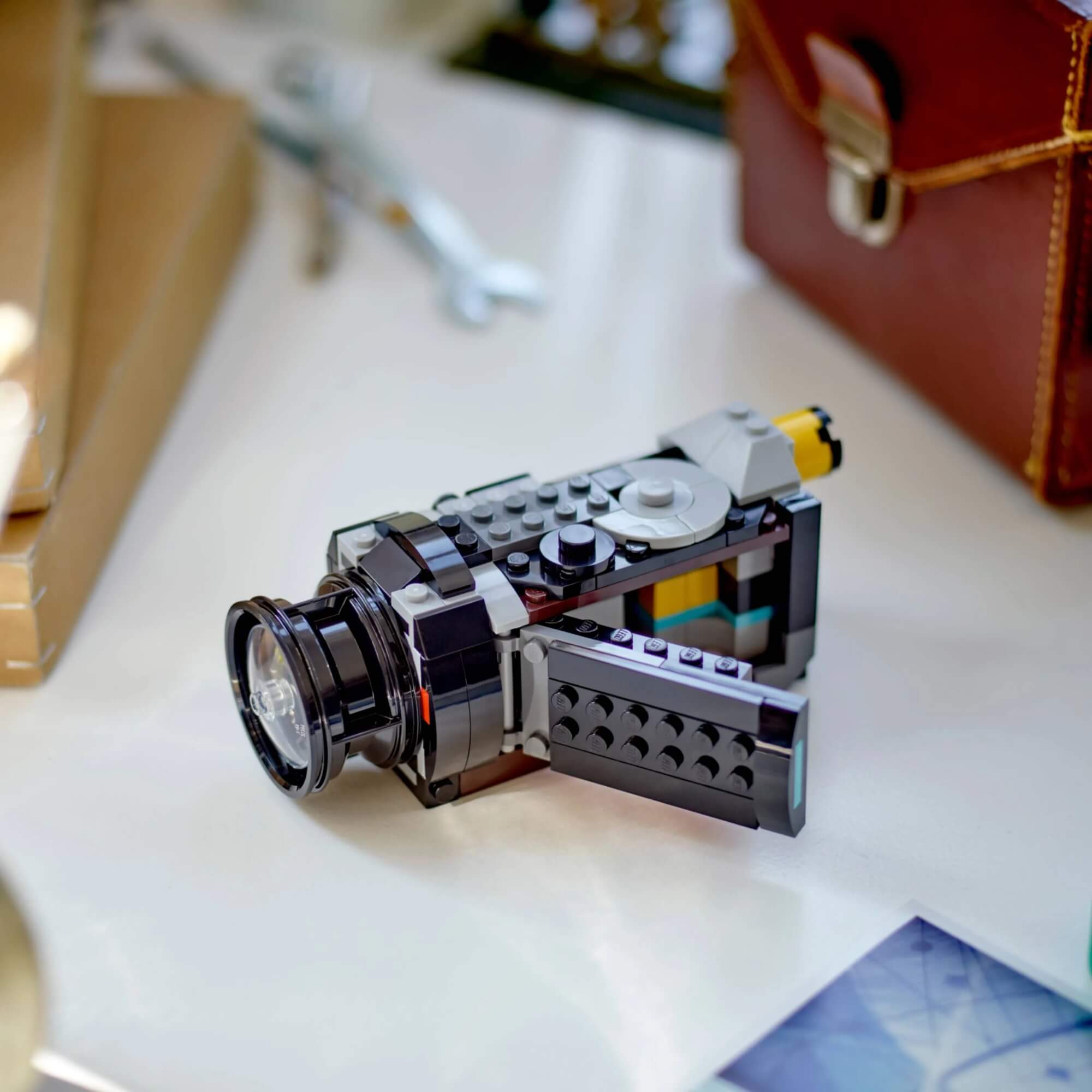 LEGO Creator 3 em 1 Câmera Retrô 261 Peças - 4111131147