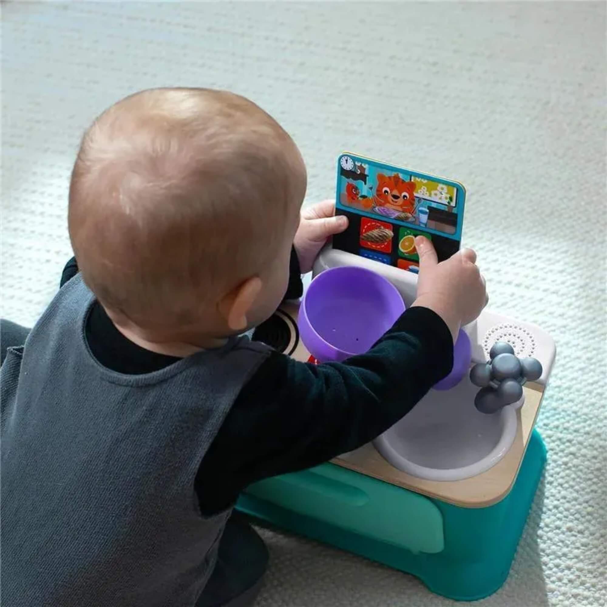 Brinquedo Infantil Mini Cozinha Interativa com 6 Peças Hape Xalingo - 98365