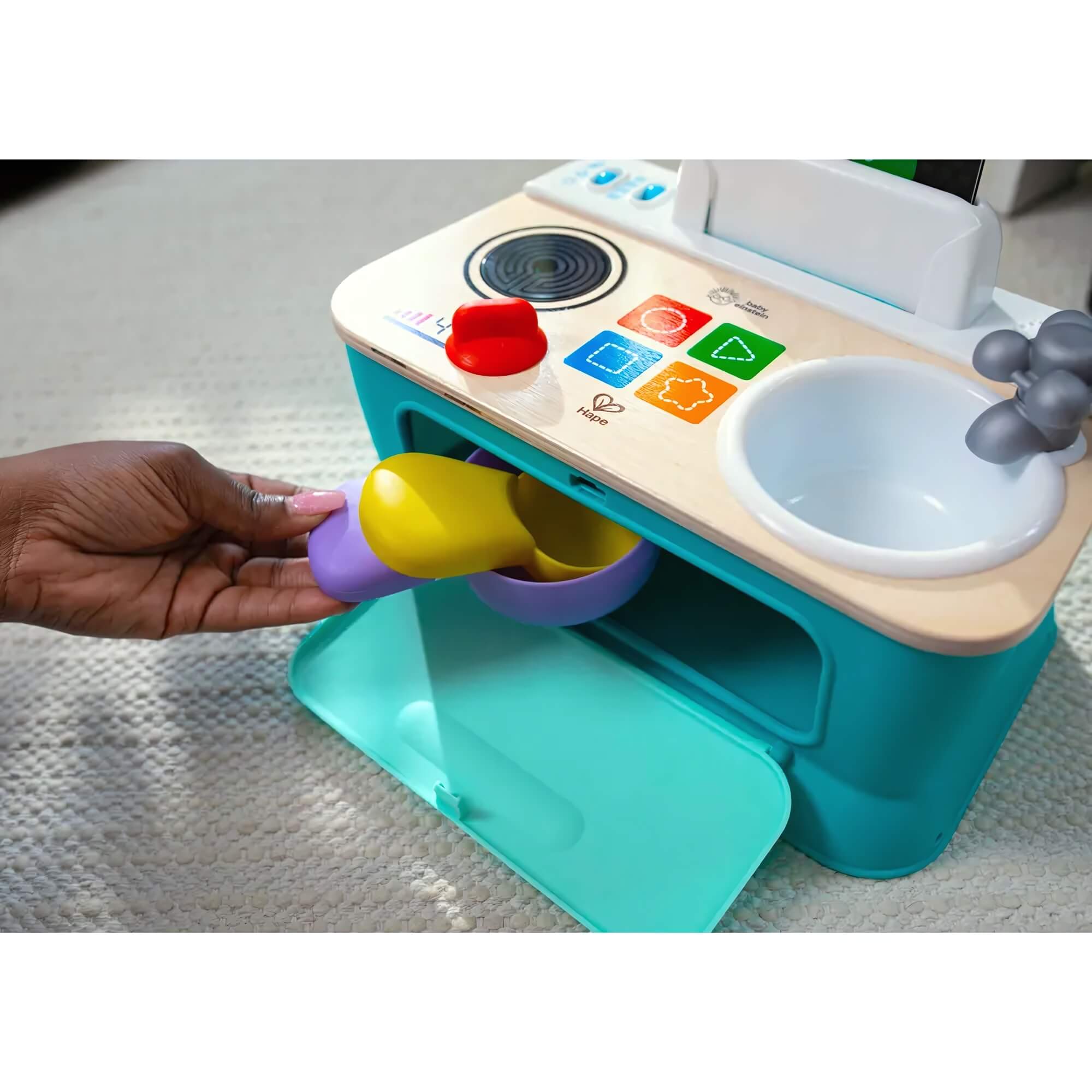 Brinquedo Infantil Mini Cozinha Interativa com 6 Peças Hape Xalingo - 98365