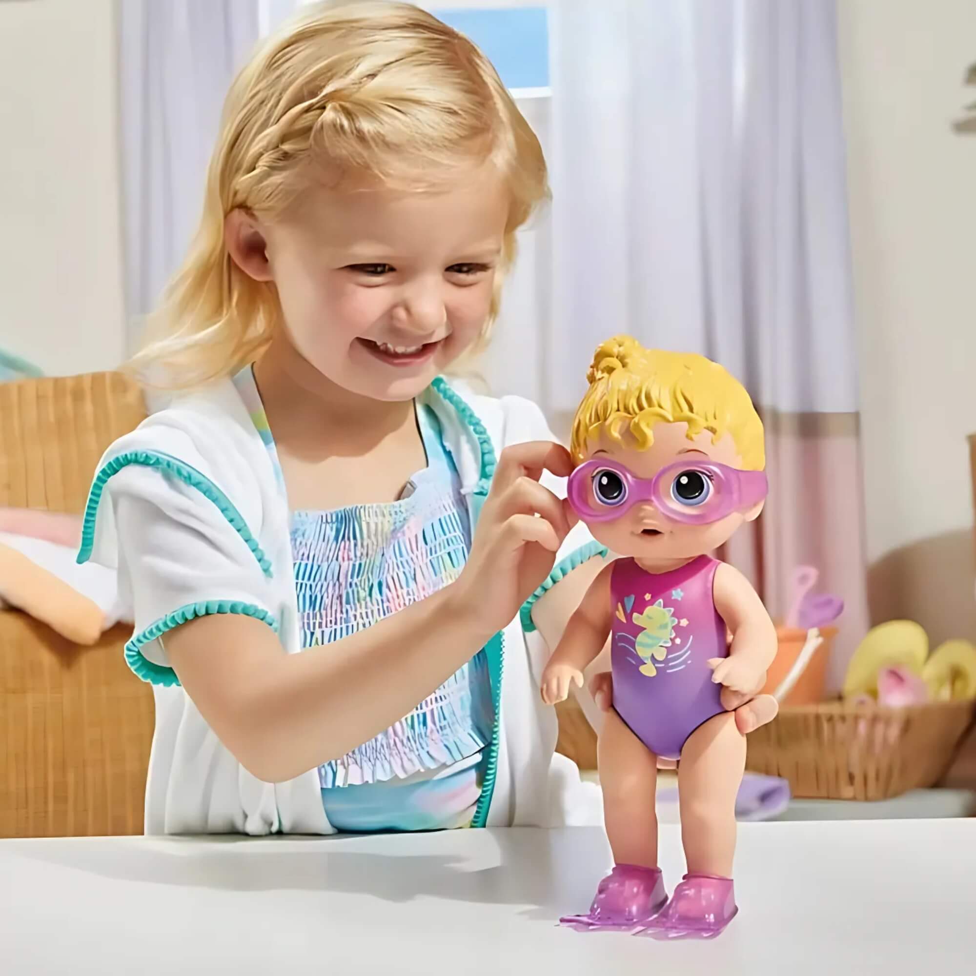 Boneca Piscina Baby Alive Loira Nadadora C/ Acessórios Roxo Hasbro F8140 - 18531
