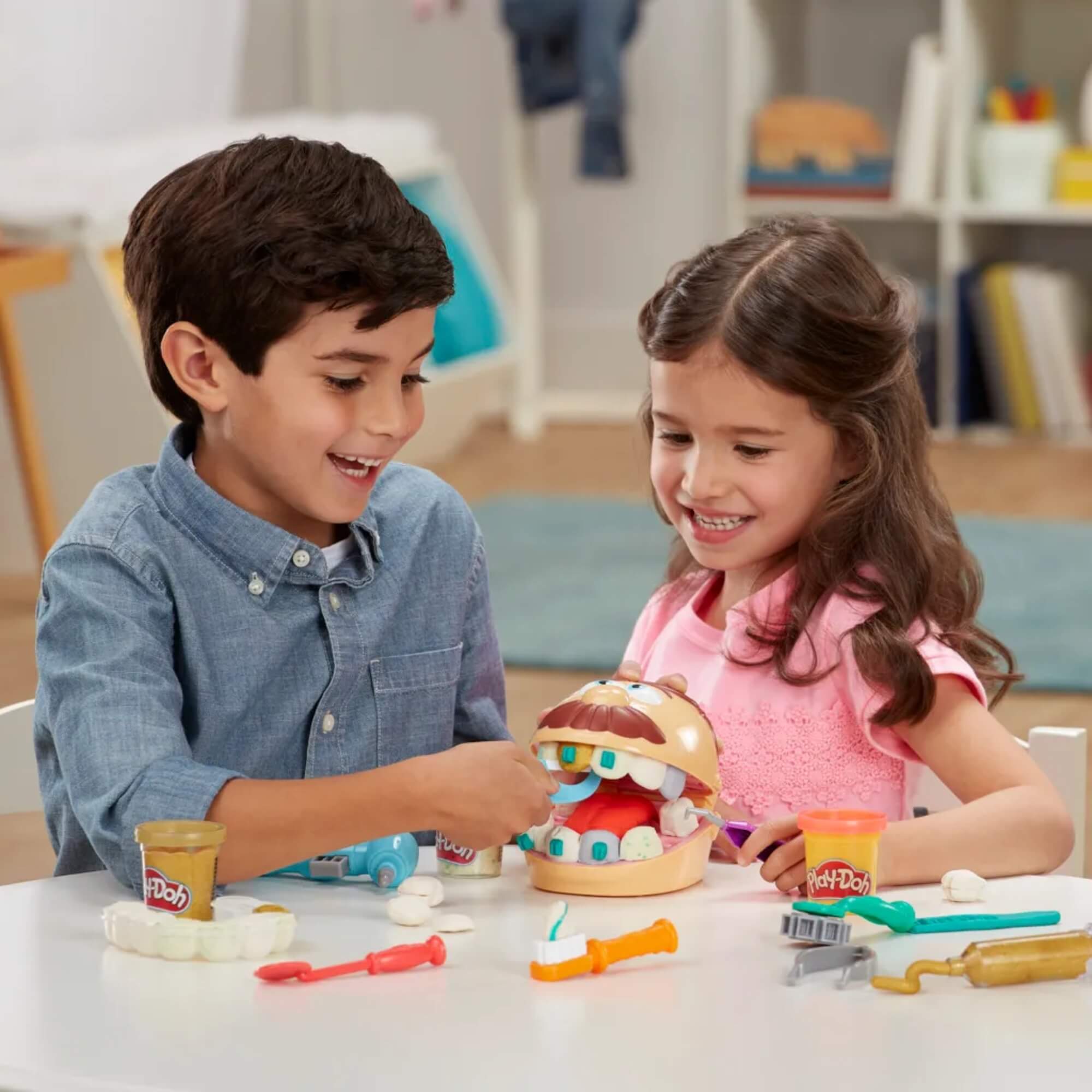 Brinquedo Infantil Massinha de Modelar Brincando de Dentista Play Doh Hasbro - 15717