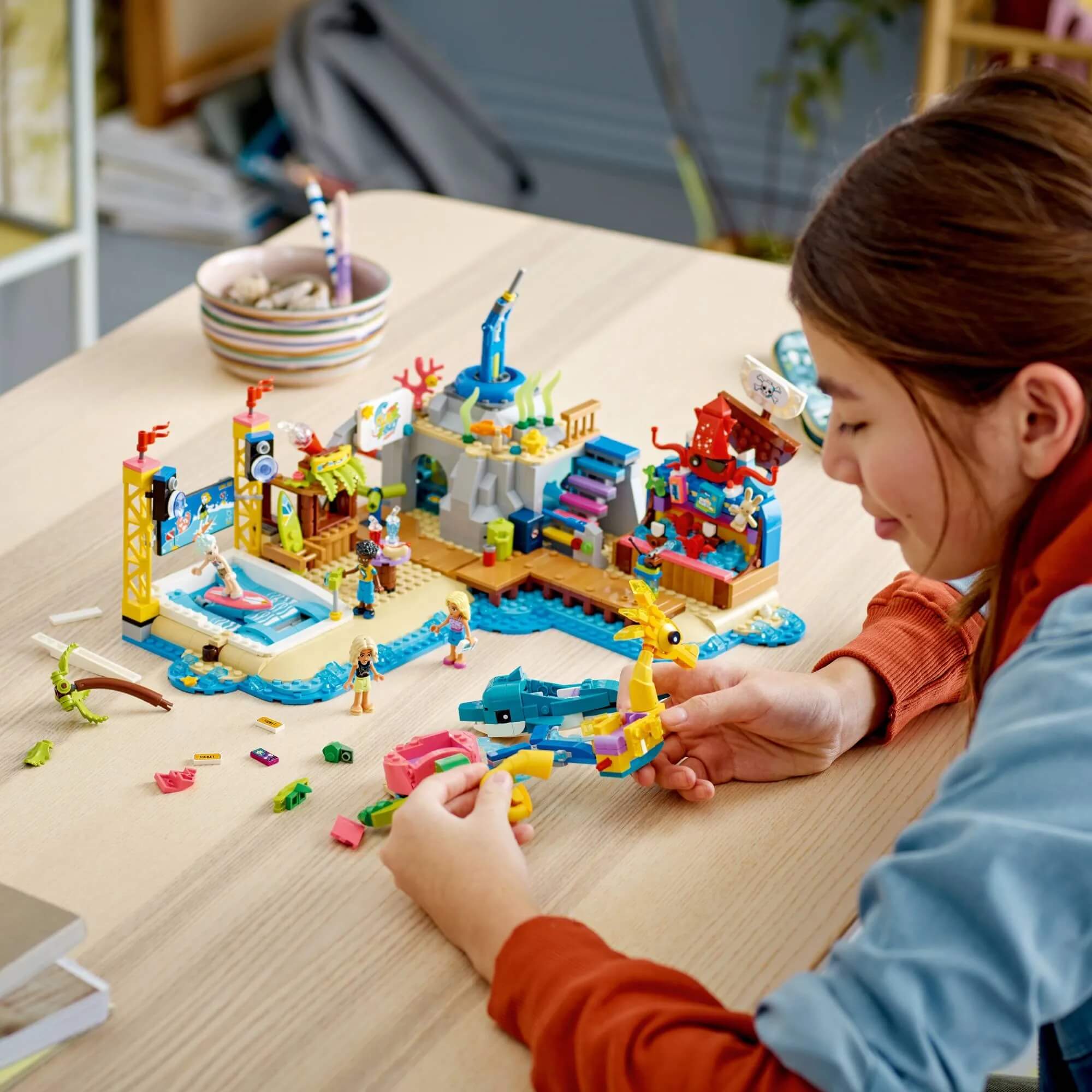 LEGO Friends - Parque de Diversões na Praia 1348 Peças - 4111141737