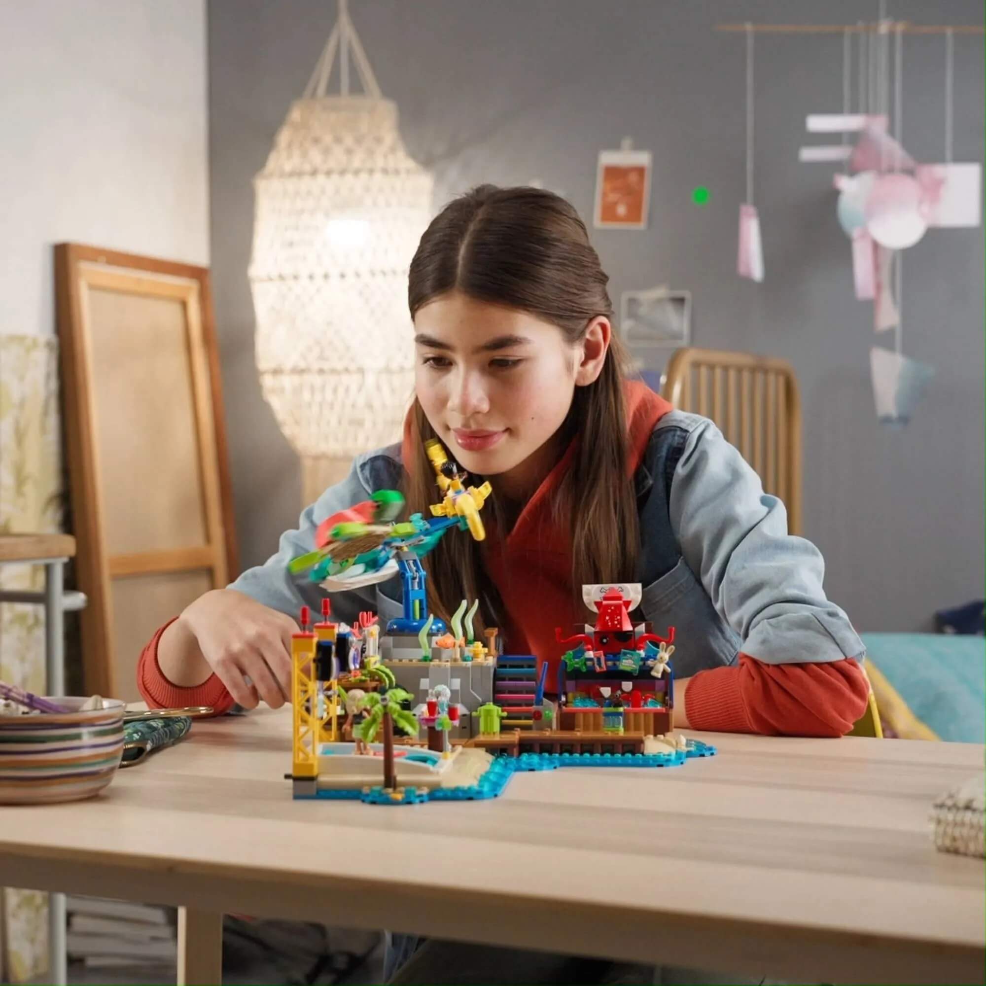 LEGO Friends - Parque de Diversões na Praia 1348 Peças - 4111141737