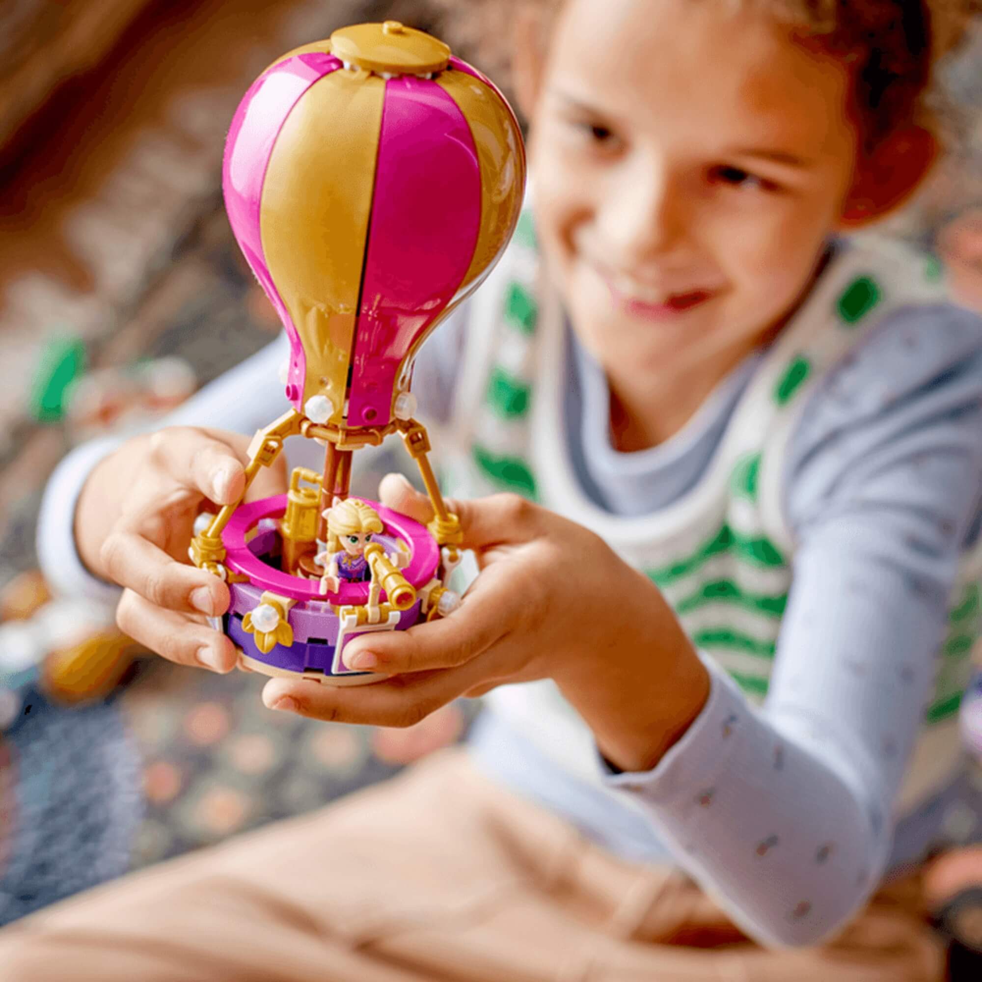 LEGO Disney Princesas Viagem Encantada 320 Peças Cinderela, Jasmine e Rapunzel Cenário Presente - 4111143216