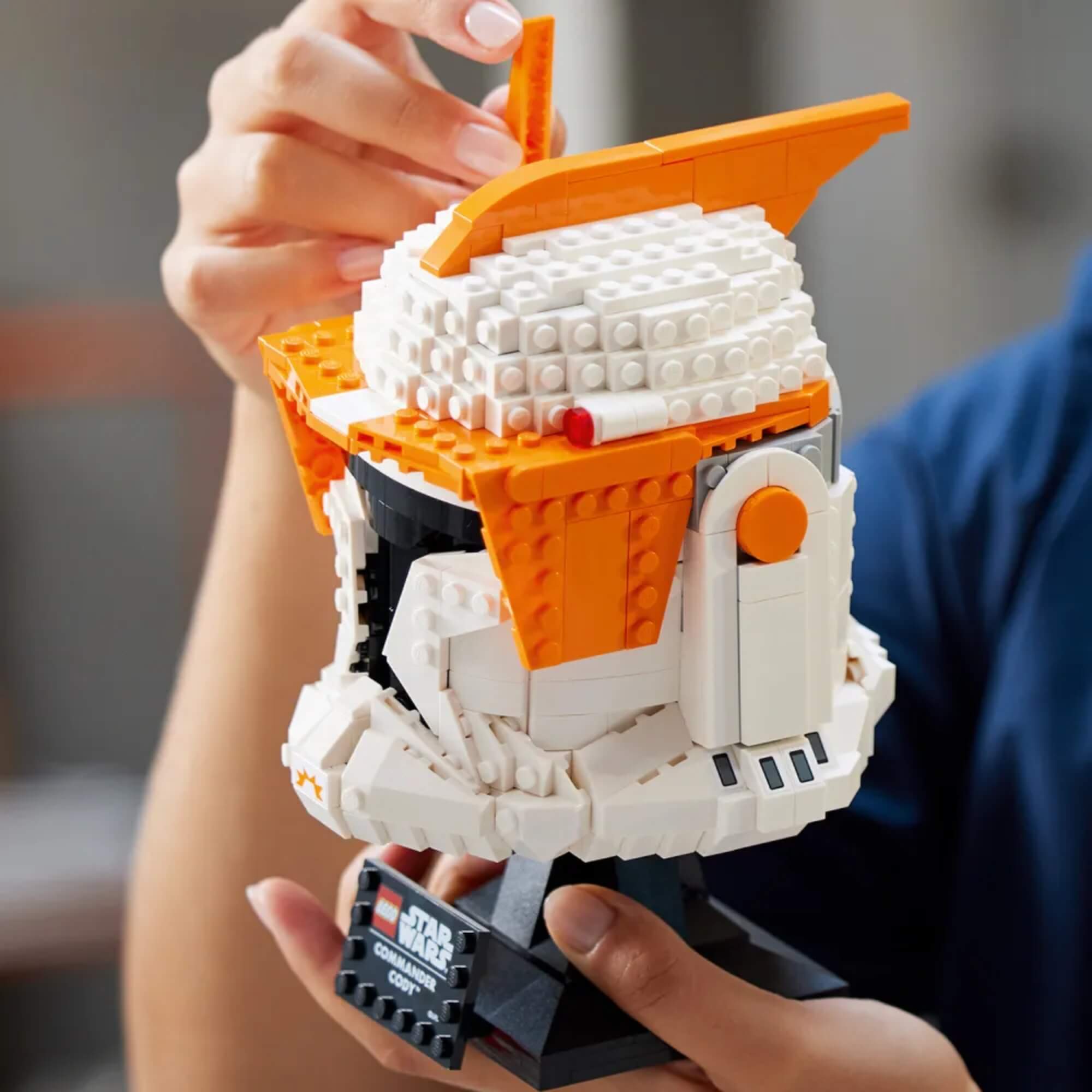 LEGO Star Wars - Capacete do Comandante Clone Cody 766 Peças - 4111175350