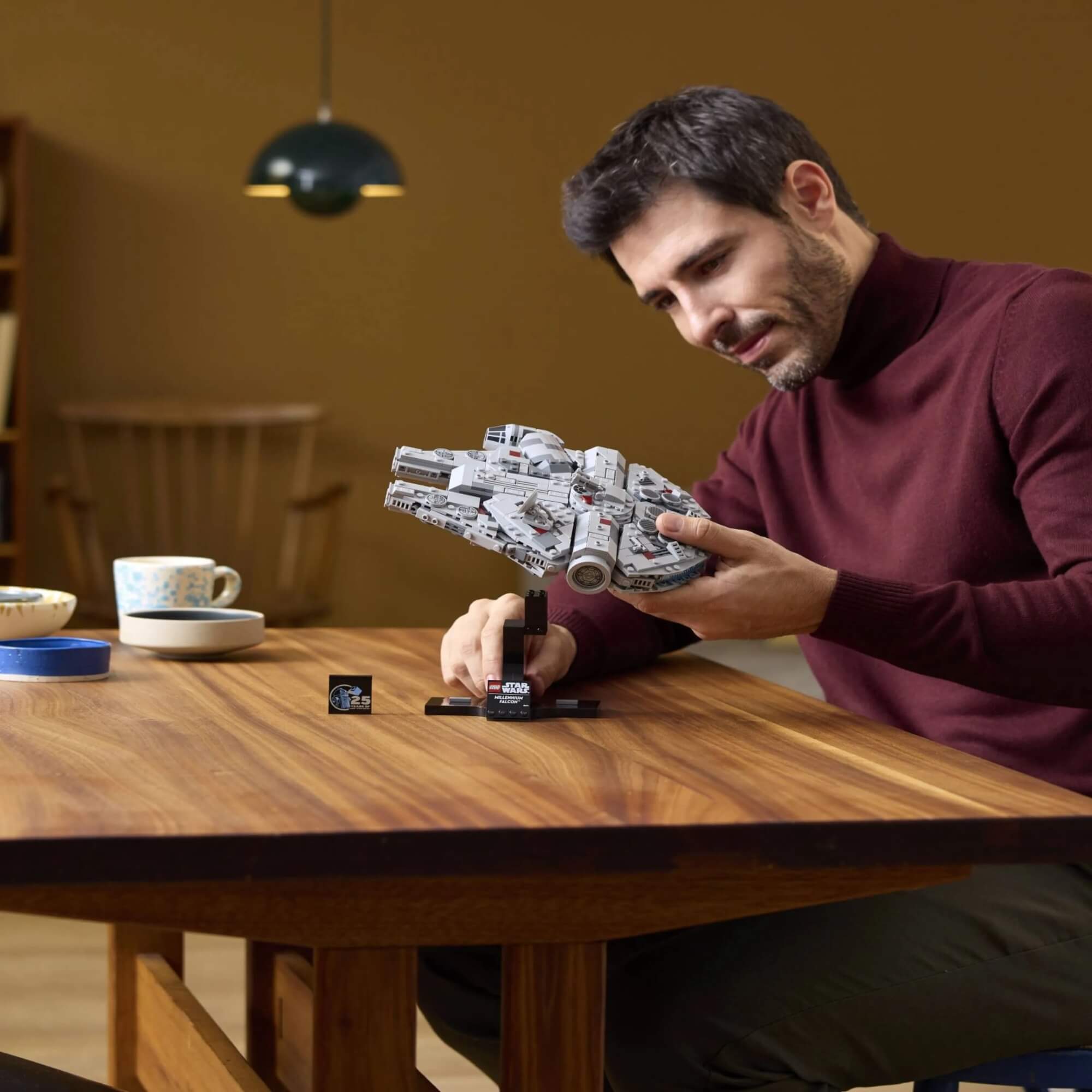 LEGO Blocos de Montar Star Wars - Millennium Falcon 921 Peças - 4111175375
