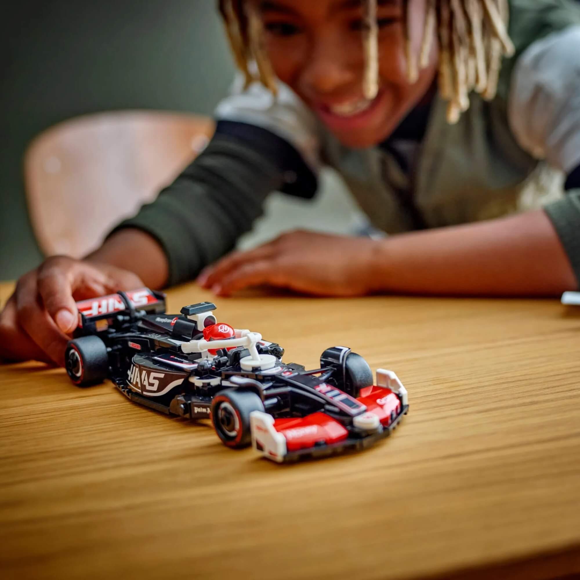 LEGO Blocos de Montar Speed Champions - MoneyGram Haas F1 Team VF-24 242 Peças - 4111177250