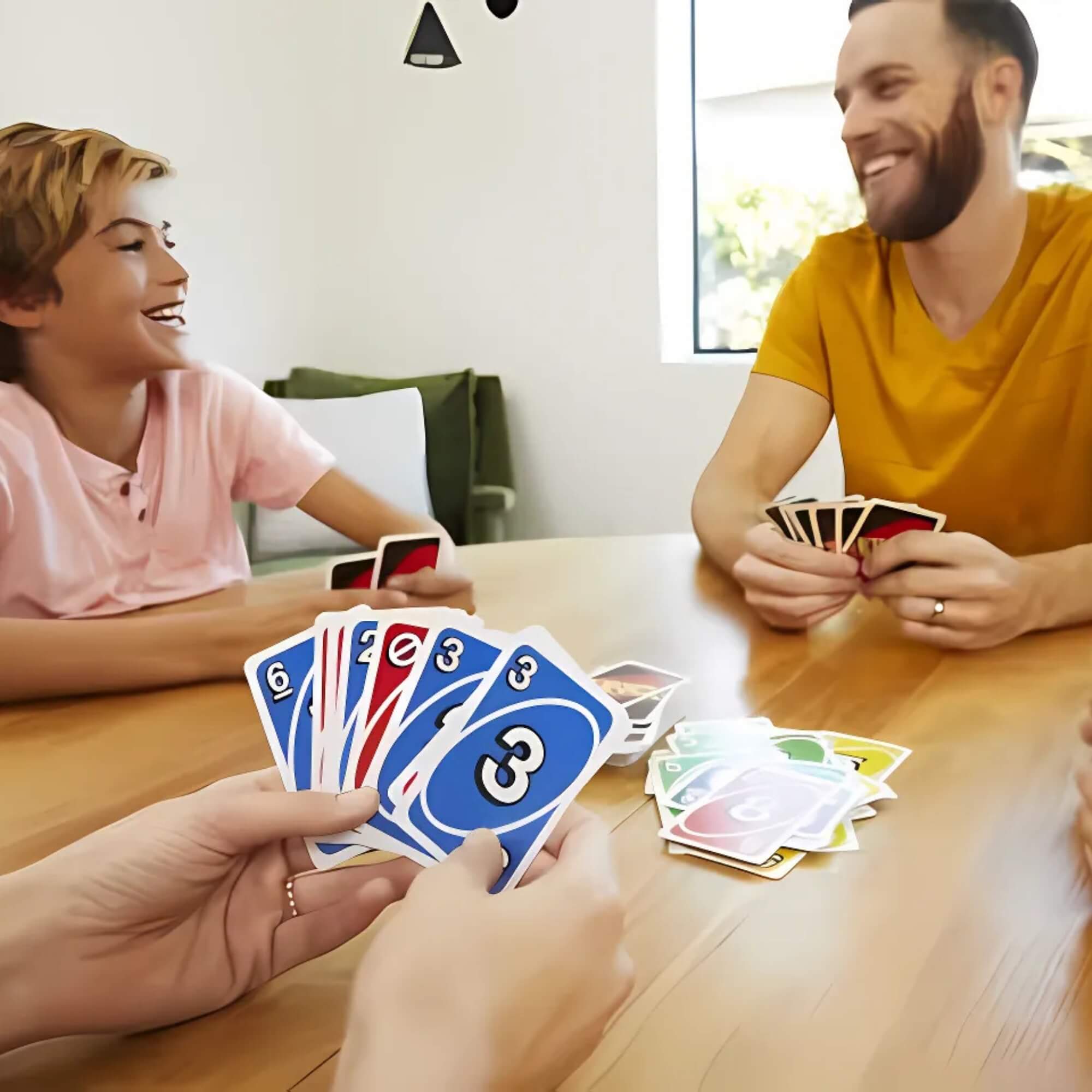 COMP Kit Boneco Chase 40cm Patrulha Canina Mimo + Jogo de Cartas UNO Clássico Mattel 112 Cartas