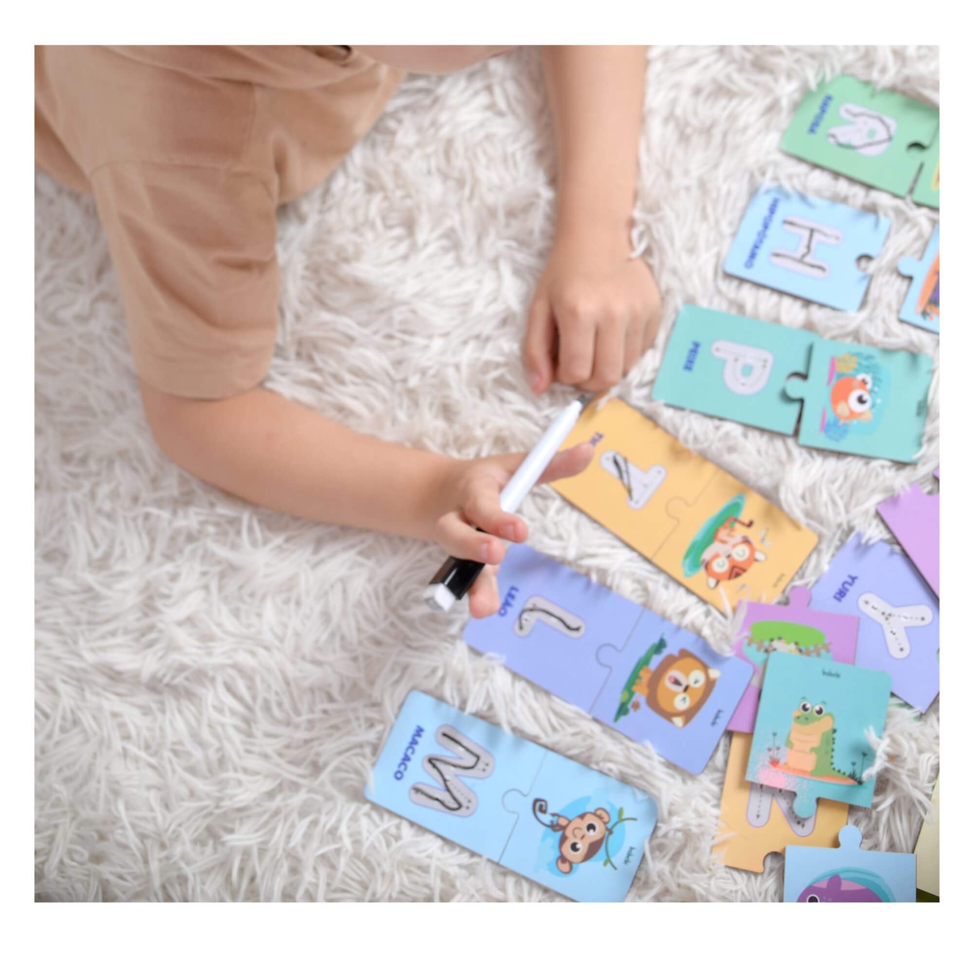 Brinquedo Infantil Alfabeto Ilustrado Escreva e Apague Babebi - 6047