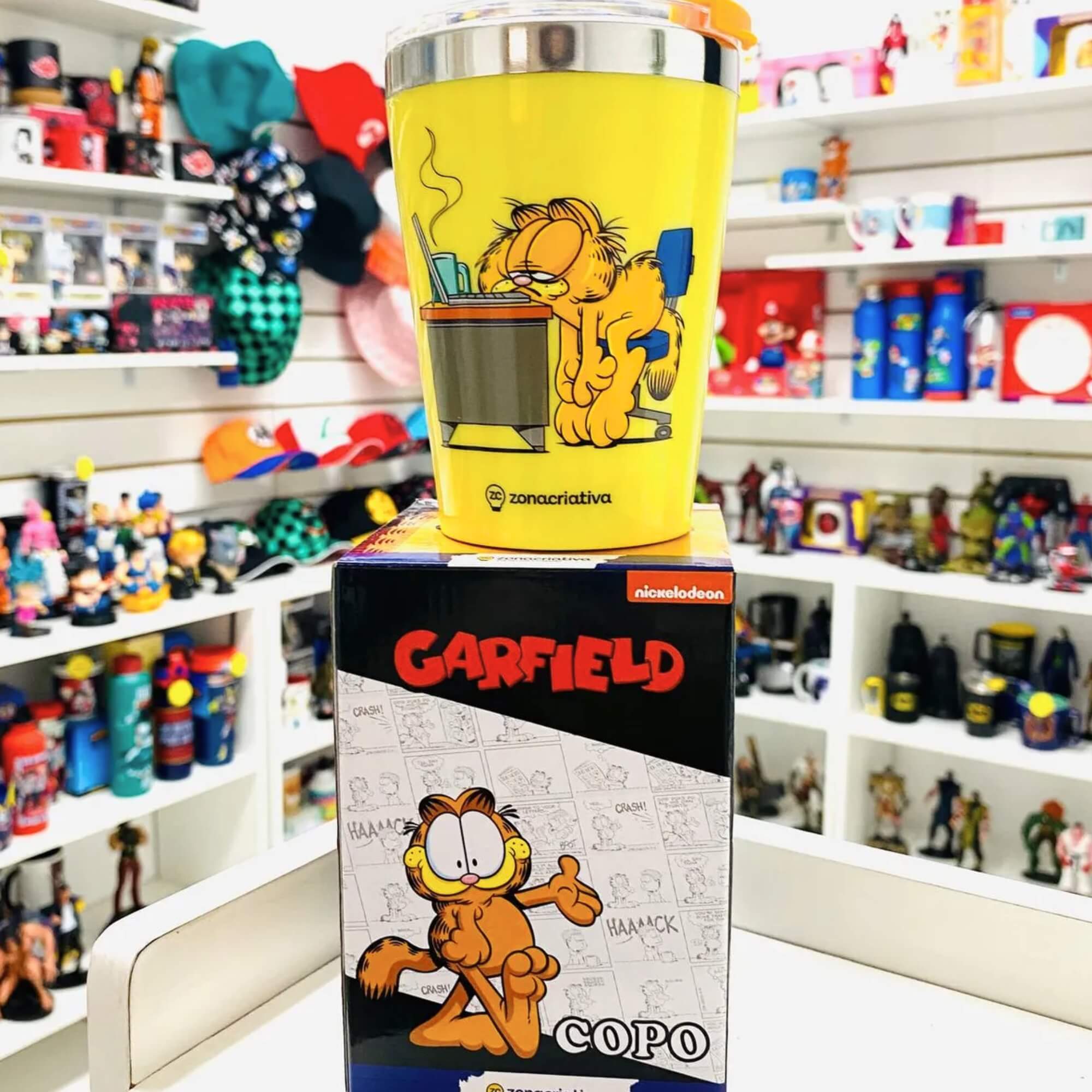 COMP Kit Sessão Cinema Manta + Balde 5L + Copo Viagem Garfield Aço Inox Zona Criativa