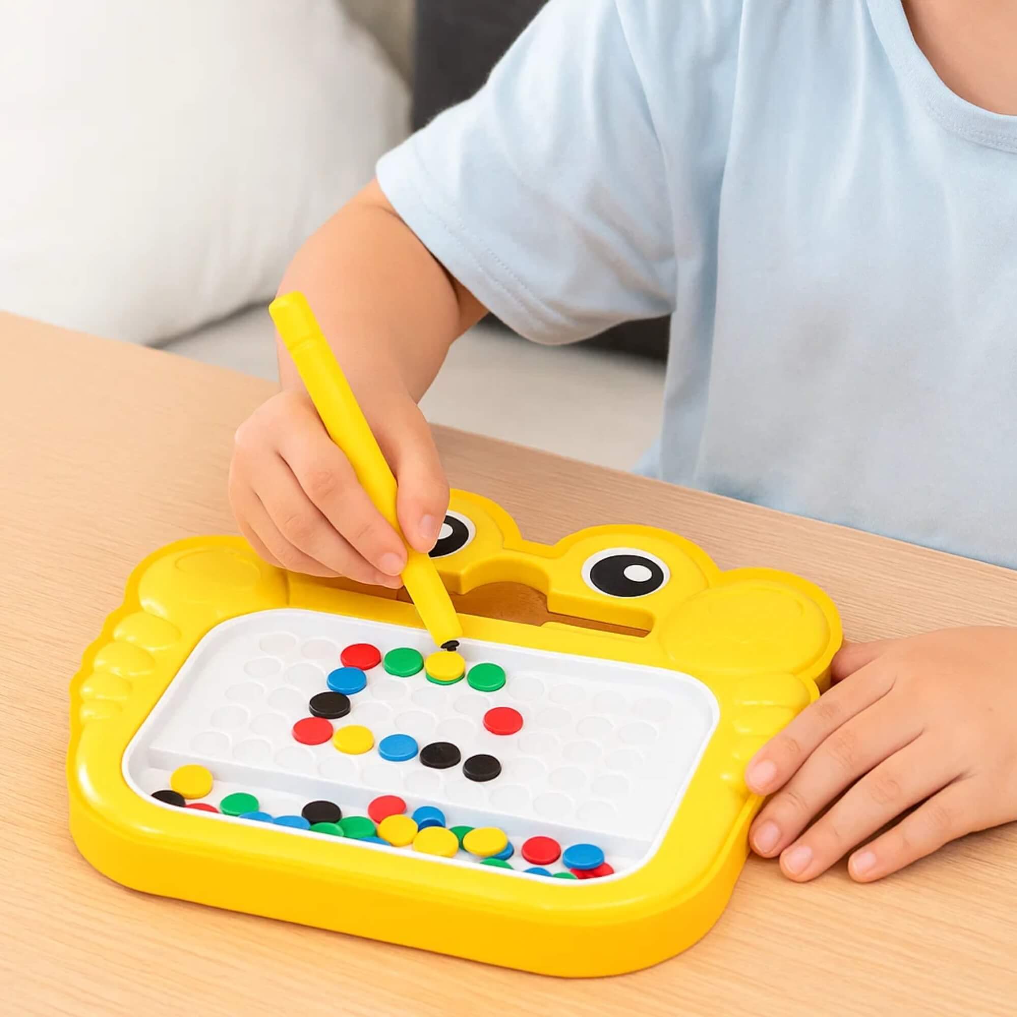 Brinquedo Infantil Lousa Magnética Caranguejo c/ caneta e cartões com desenhos Braskit - 1506