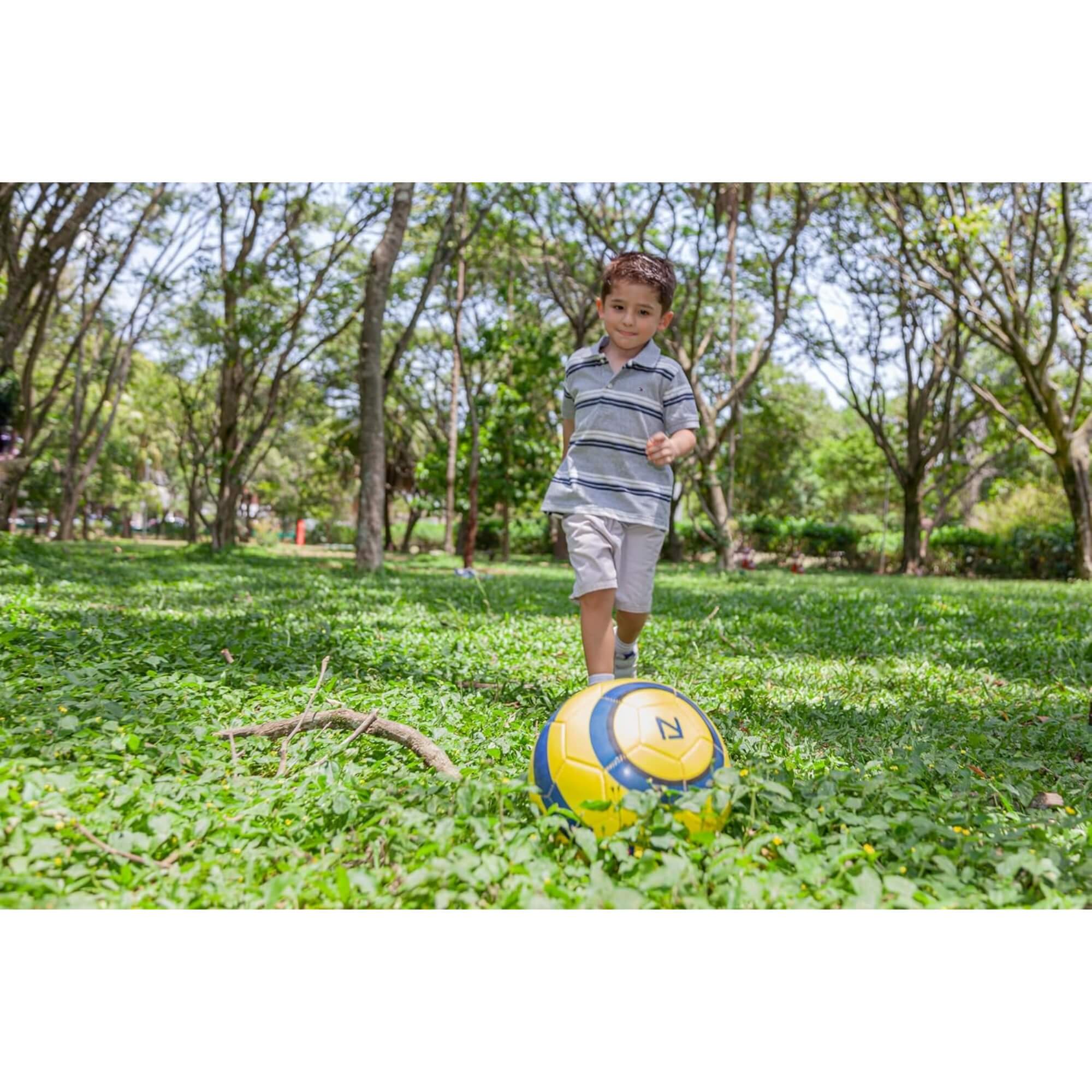 Bola de Futebol Tamanho 5 Oficial Modelo 4 Zippy Toys - 9239