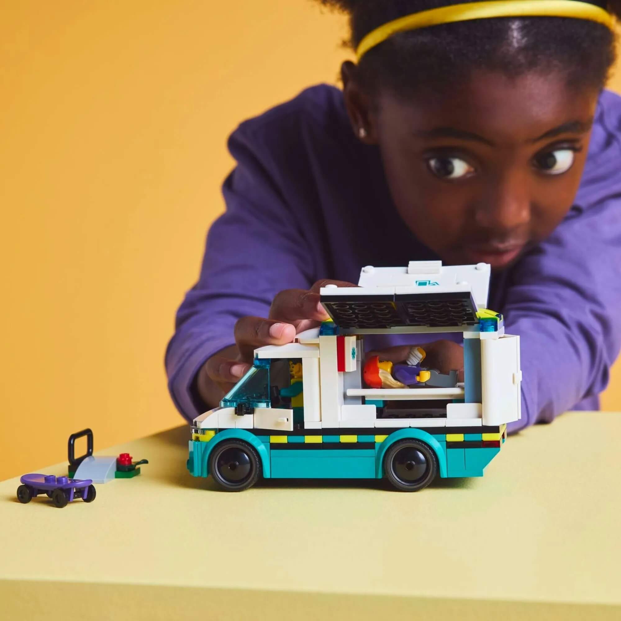 LEGO City - Ambulância de emergência com 184 peças - 4111160451