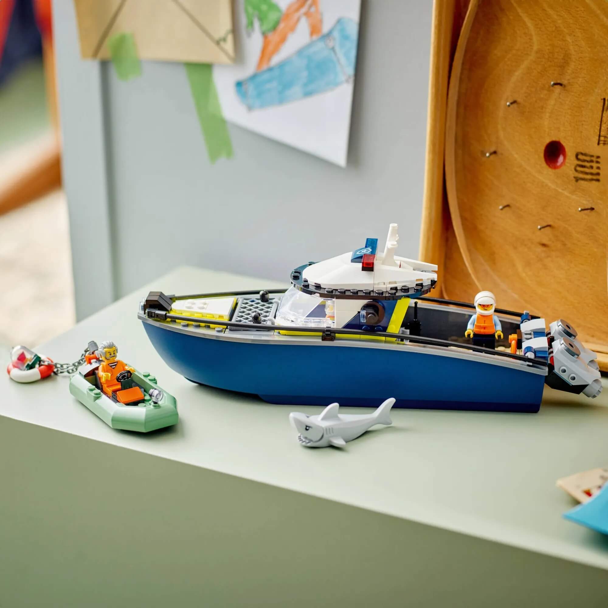 LEGO City - Perseguição de Barco Policial com 264 peças - 4111160456