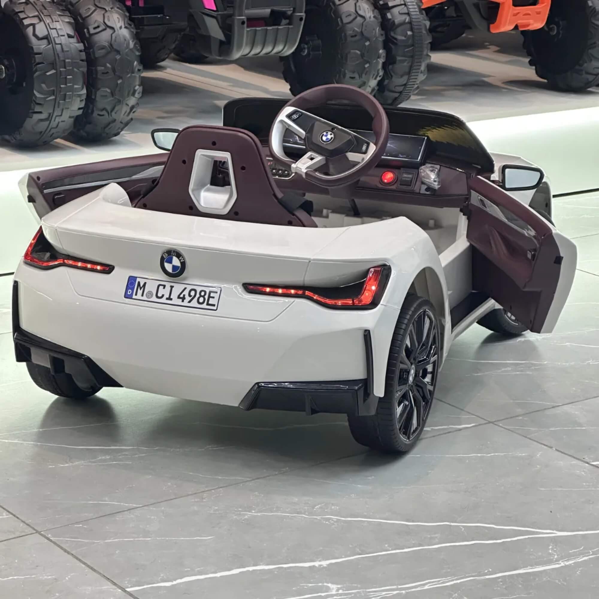 Carro Elétrico Infantil BMW I4 12V com Controle Remoto Branco Zippy Toys - 9980