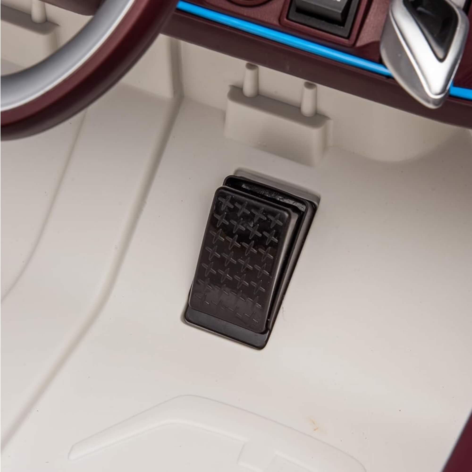 Carro Elétrico Infantil BMW I4 12V com Controle Remoto Branco Zippy Toys - 9980