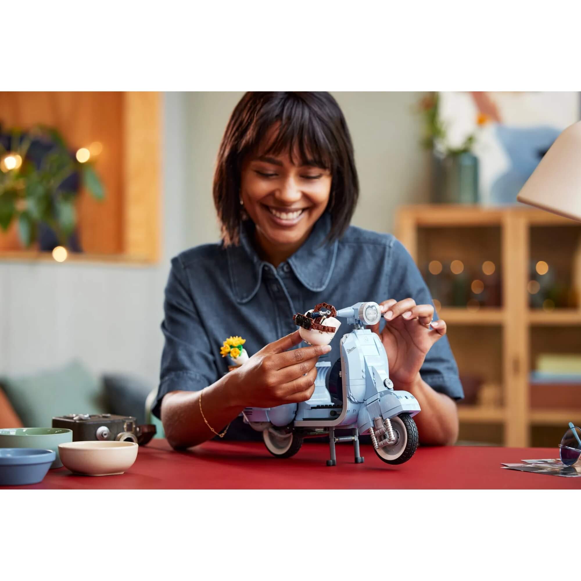 LEGO Creator Expert - Vespa 125 com 1106 peças - 4111110298
