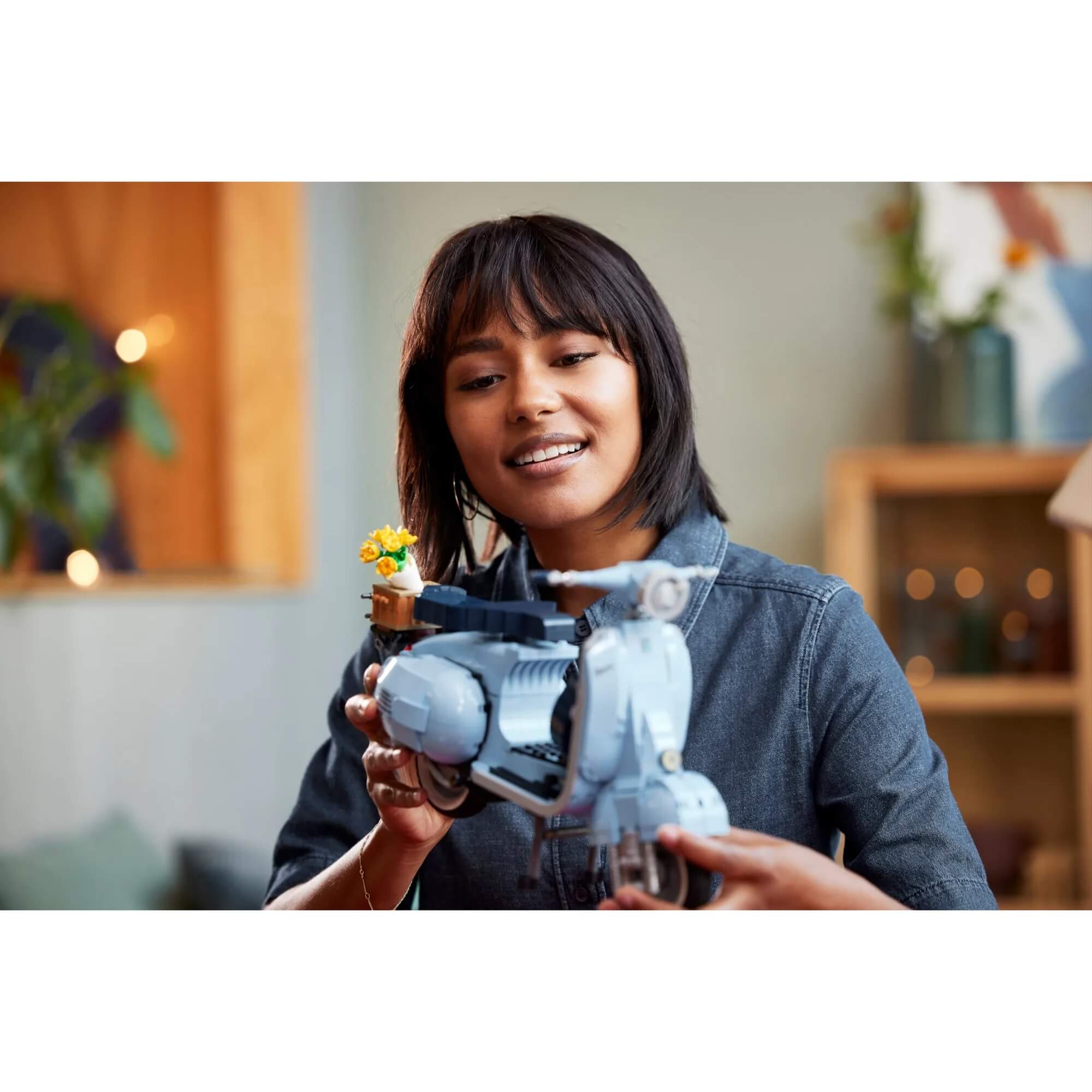 LEGO Creator Expert - Vespa 125 com 1106 peças - 4111110298