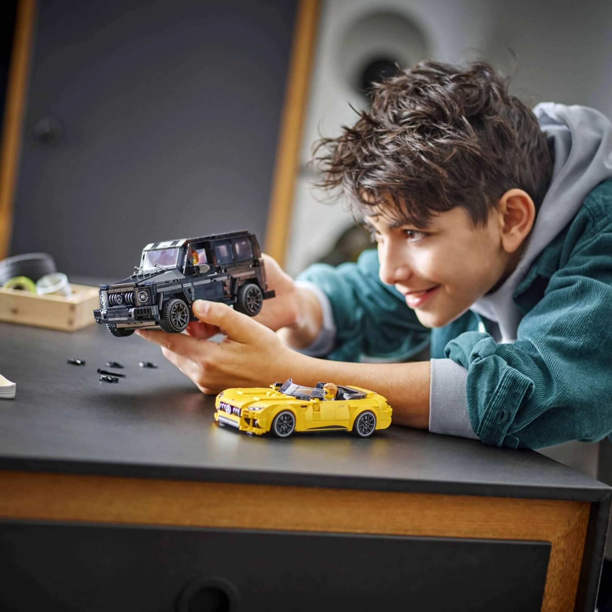LEGO Speed Champions - Mercedes-AMG G 63 e SL 63 com 808 peças - 4111176924