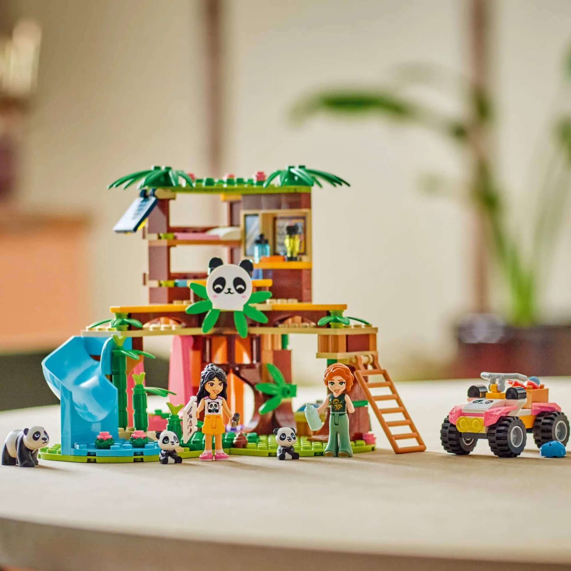 LEGO Friends - Refúgio de Pandas 243 peças - 4111142648