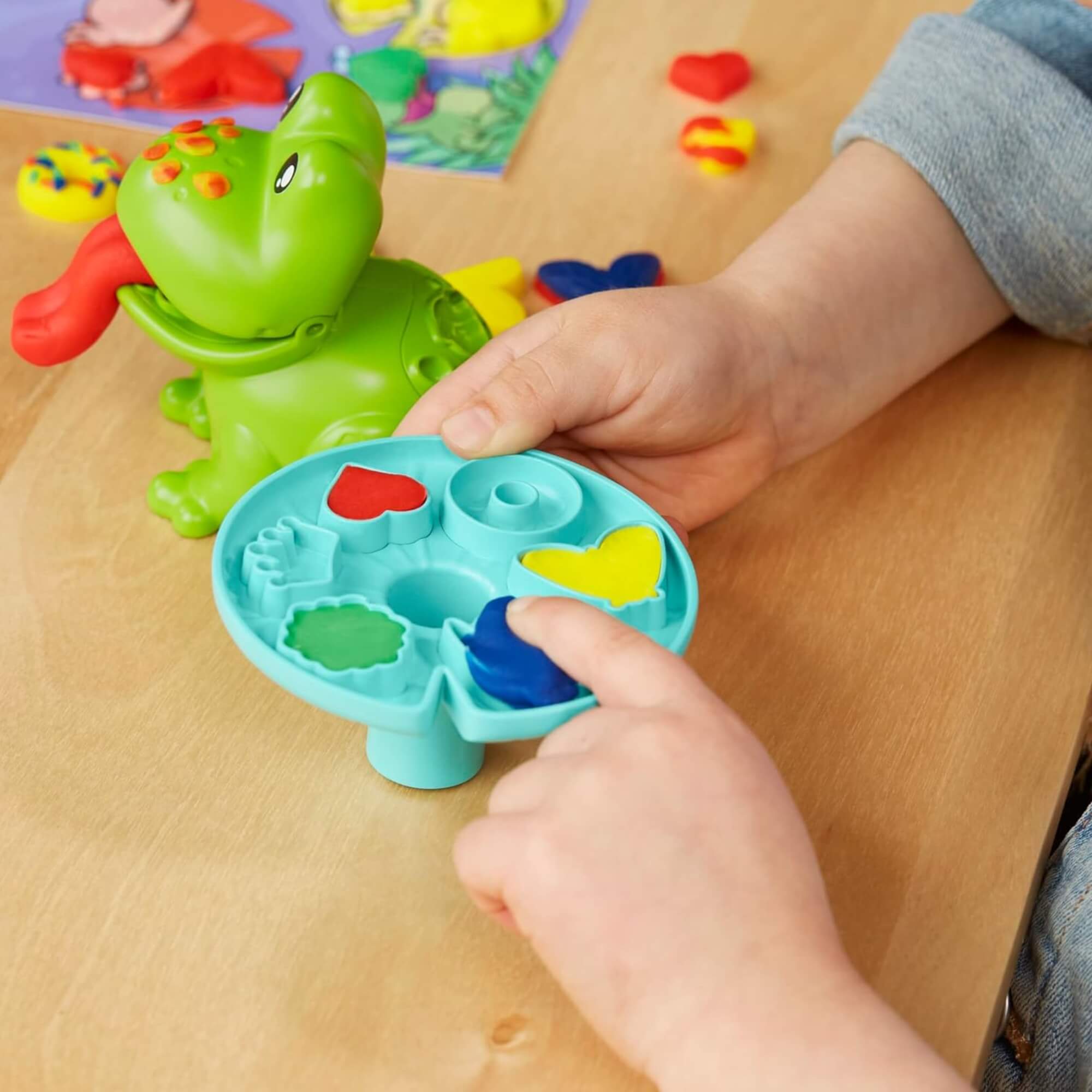 Brinquedo Infantil Play-Doh Sapo Um Dia na Lagoa Massinha de Modelar Hasbro - 17542