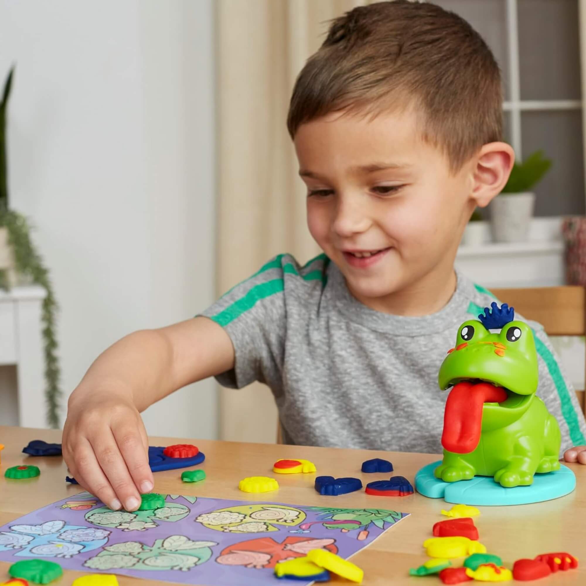 Brinquedo Infantil Play-Doh Sapo Um Dia na Lagoa Massinha de Modelar Hasbro - 17542